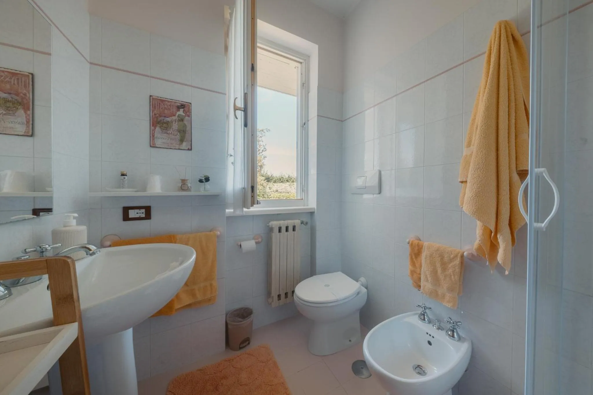 Shower in Inn Rome B&B