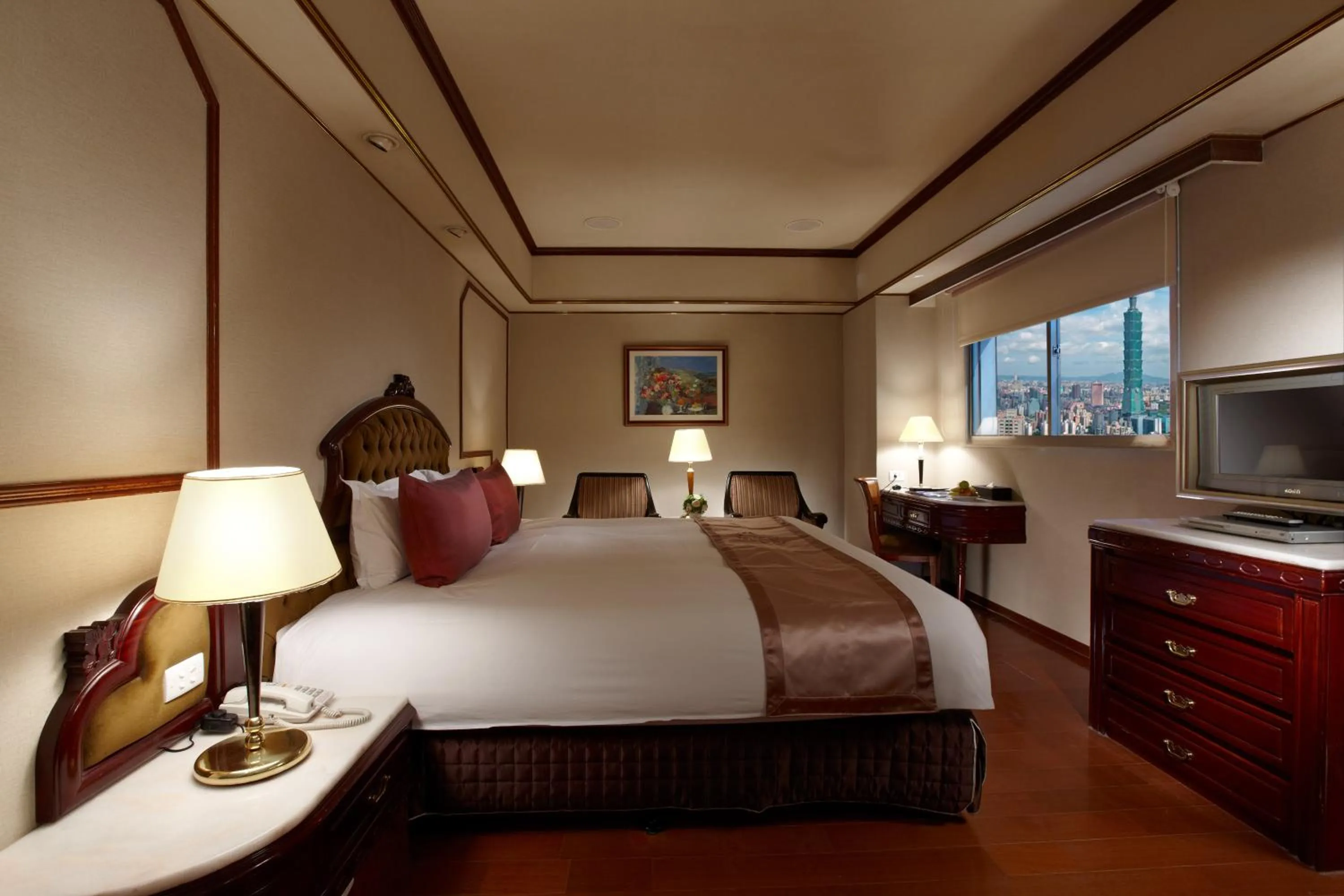 Photo of the whole room, Bed in Charming City Songshan Hotel