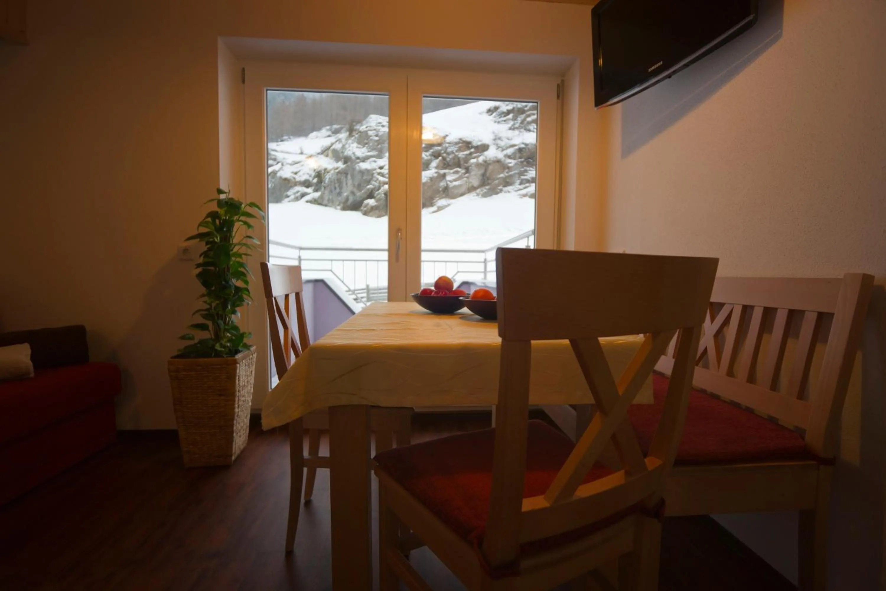 Dining area in Alpenapart Saphir