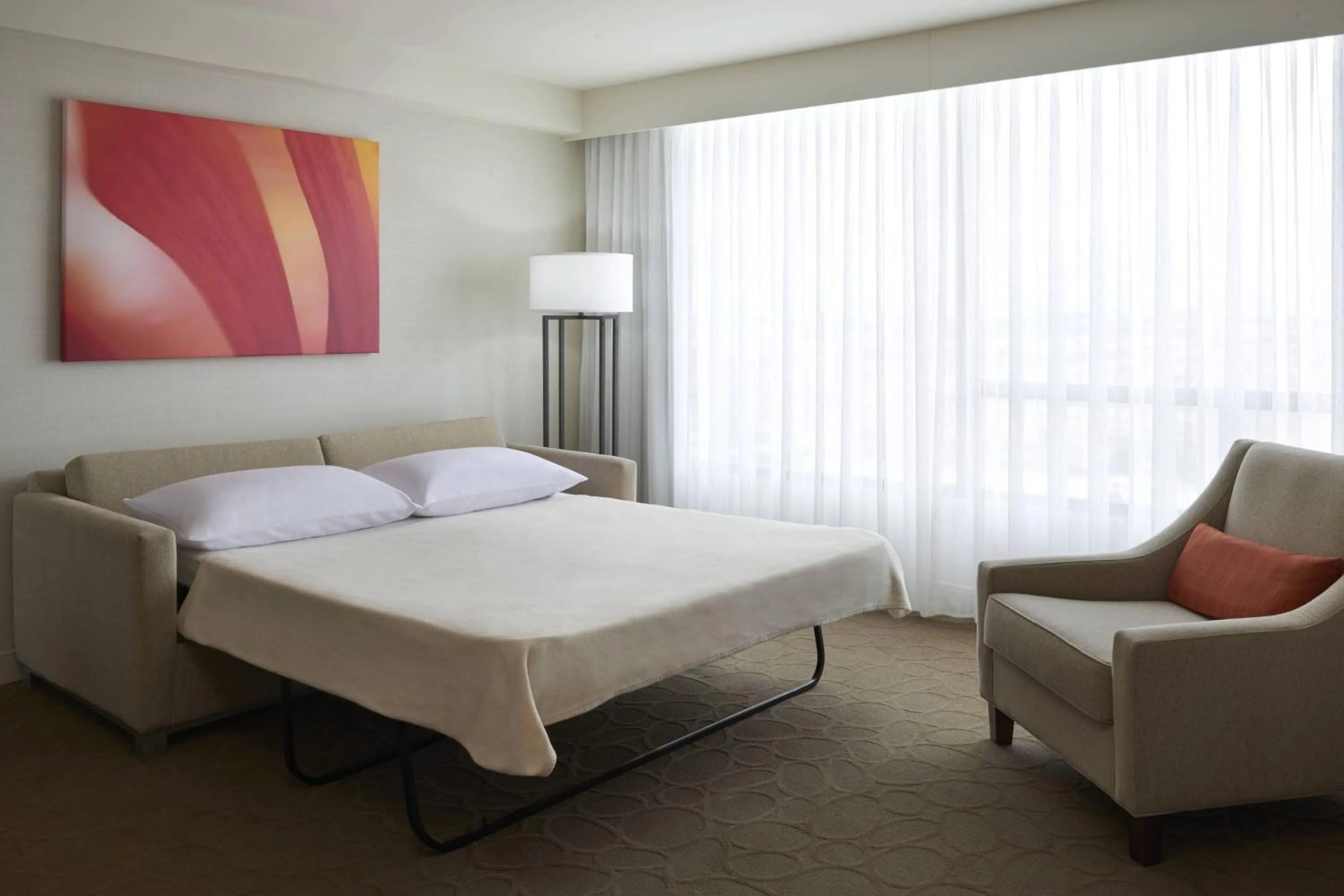Photo of the whole room, Bed in Delta Hotels by Marriott Toronto Airport & Conference Centre