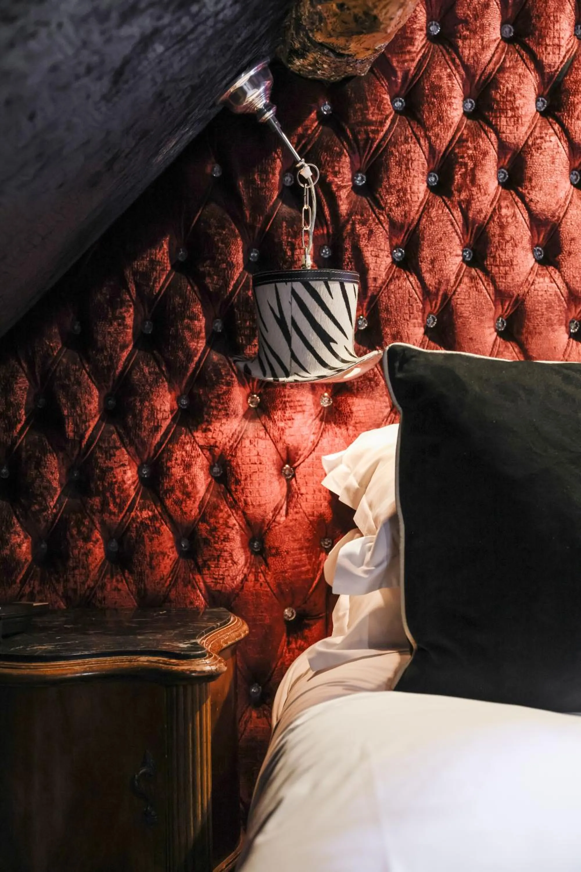 Bed in Crazy Bear Stadhampton