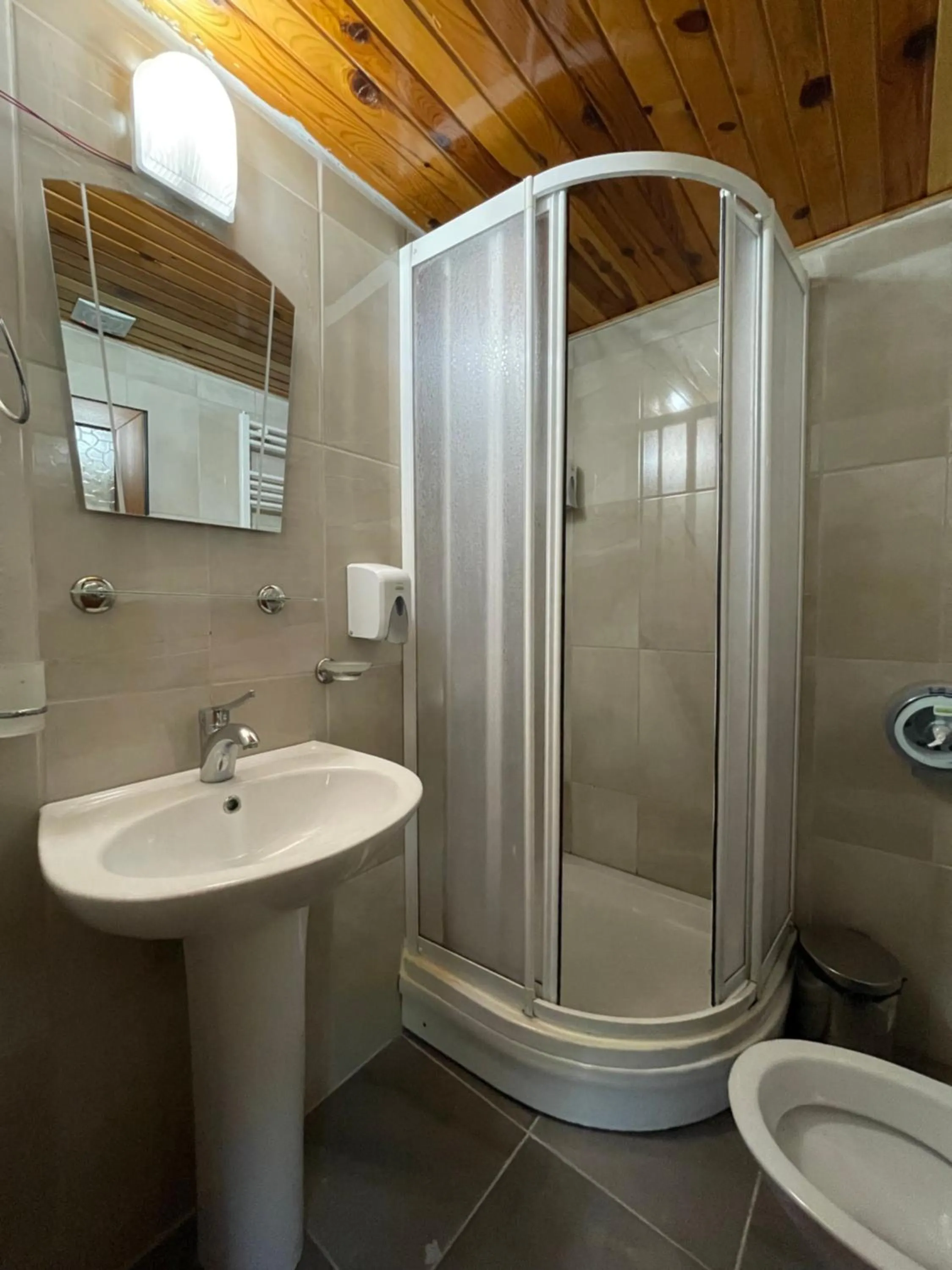 Bathroom in Ozkan Otel