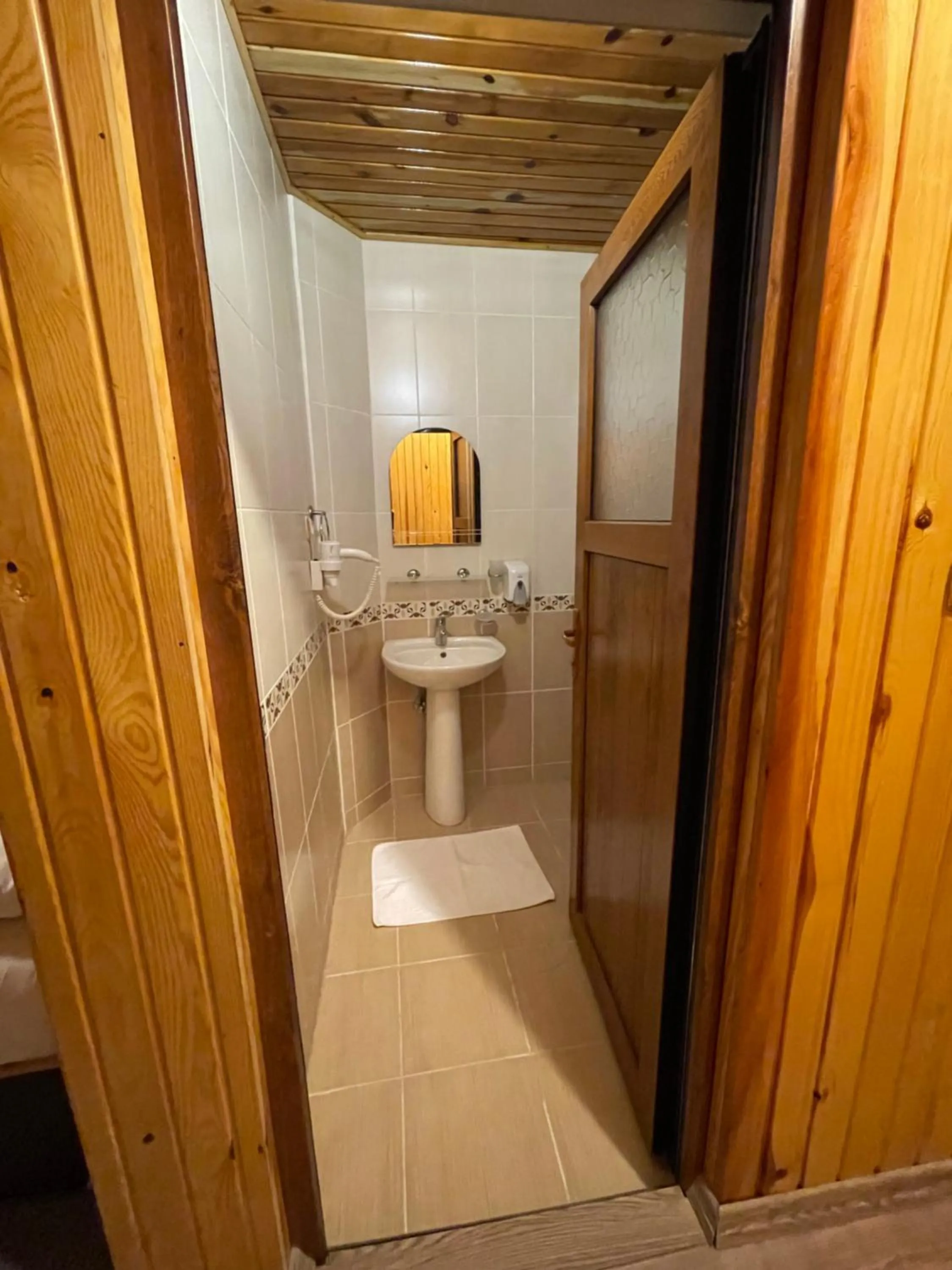 Bathroom in Ozkan Otel