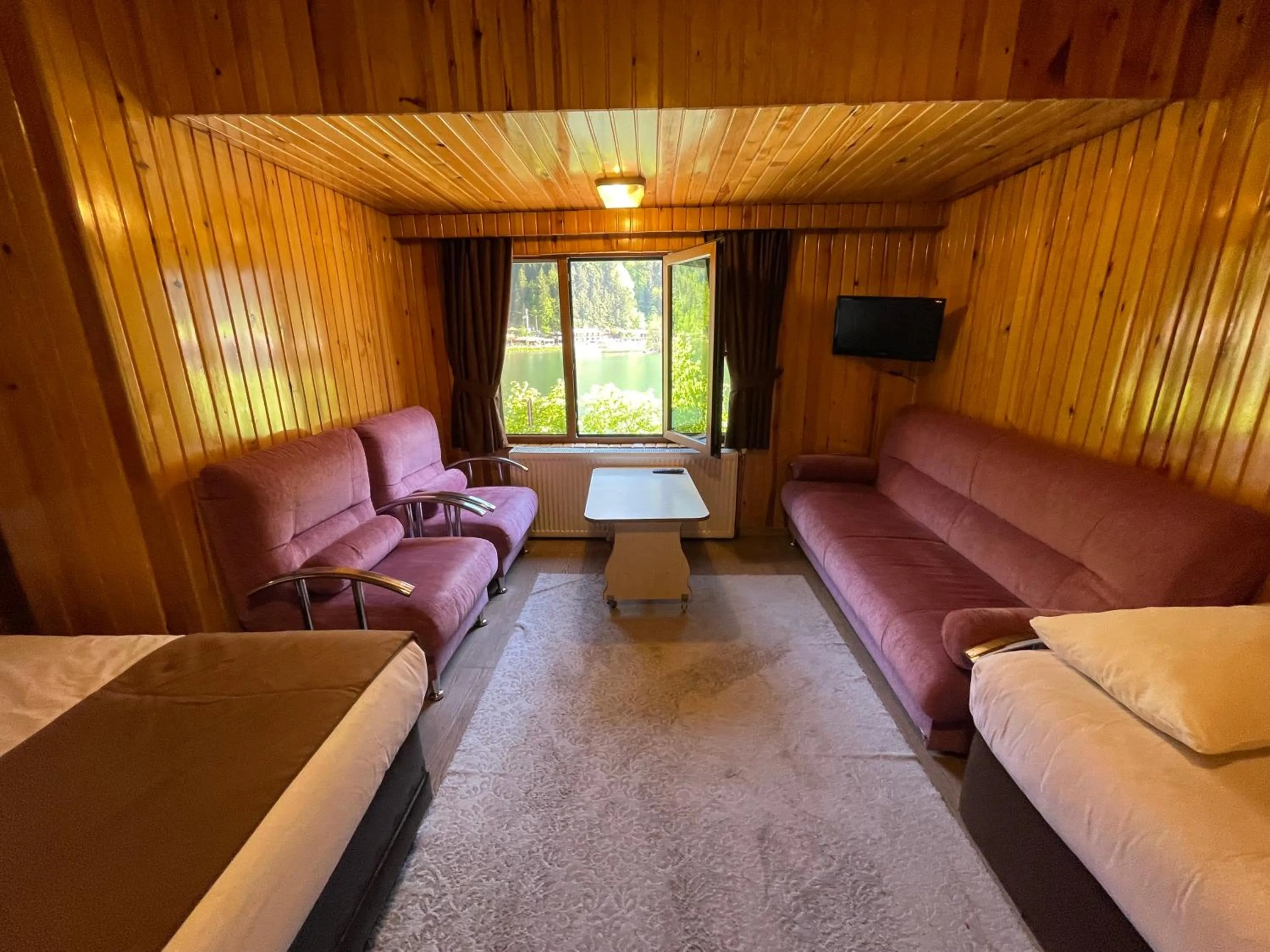 Photo of the whole room in Ozkan Otel