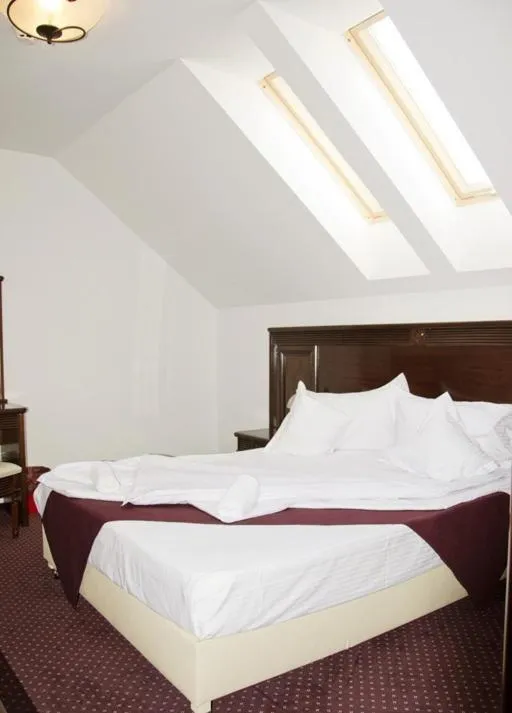 Day, Bed in Hanul Domnesc