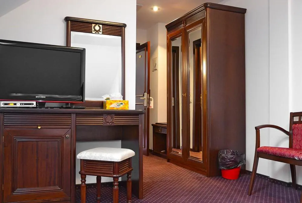 TV and multimedia in Hanul Domnesc