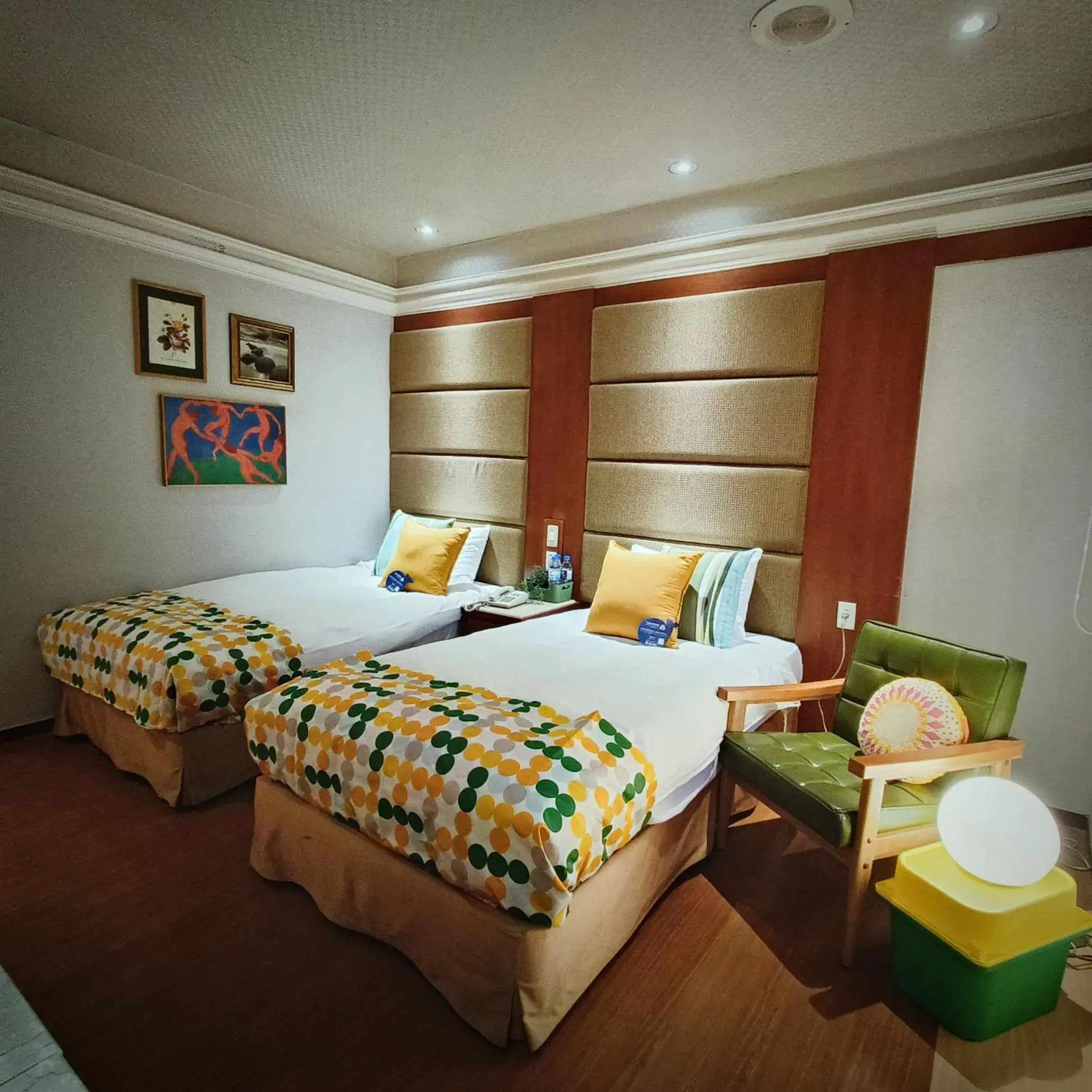 Classic Twin Room in Erin Hotel Classic Twin Room in Erin Hotel