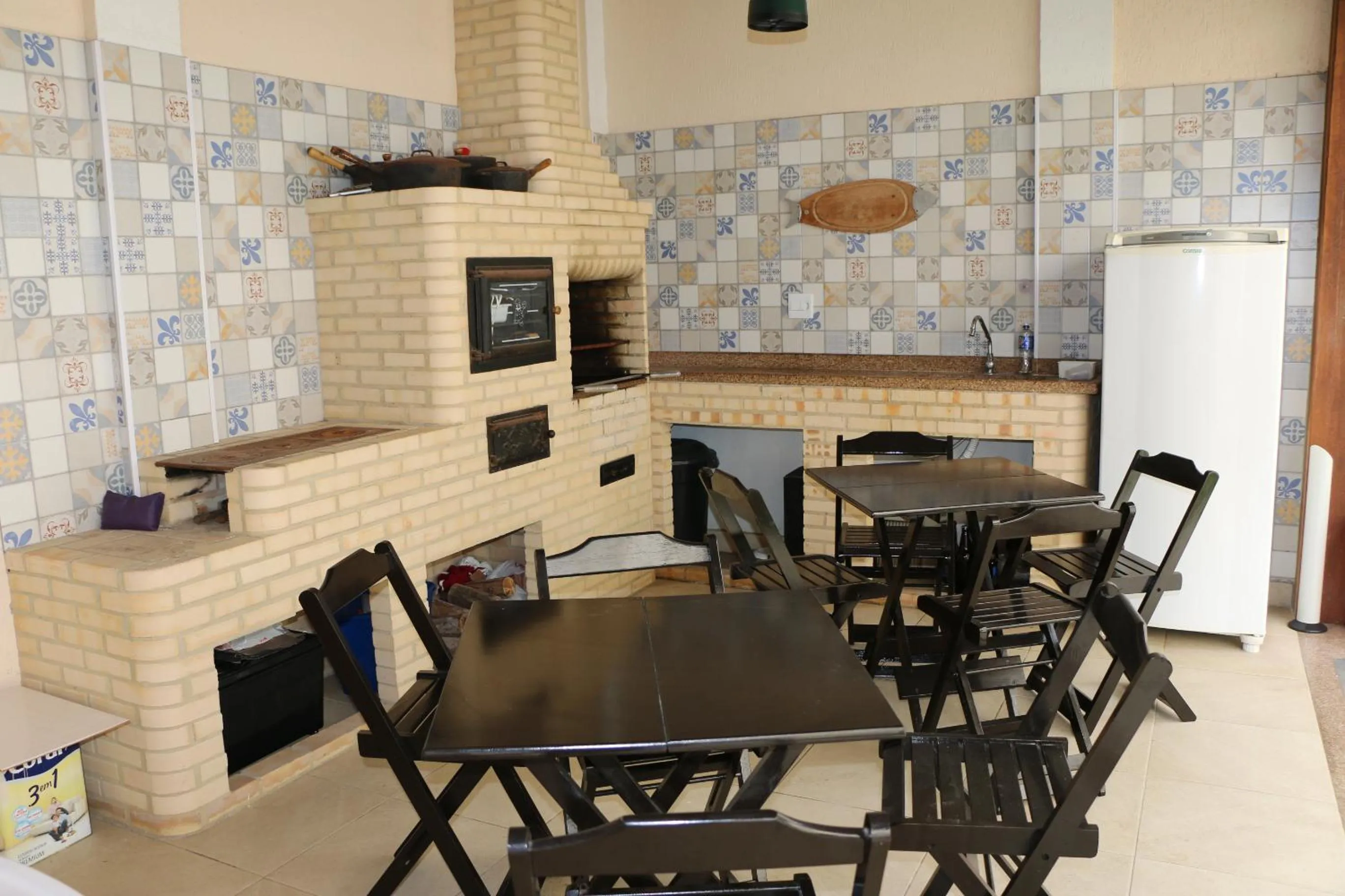 Restaurant/places to eat in Enseada Hostel