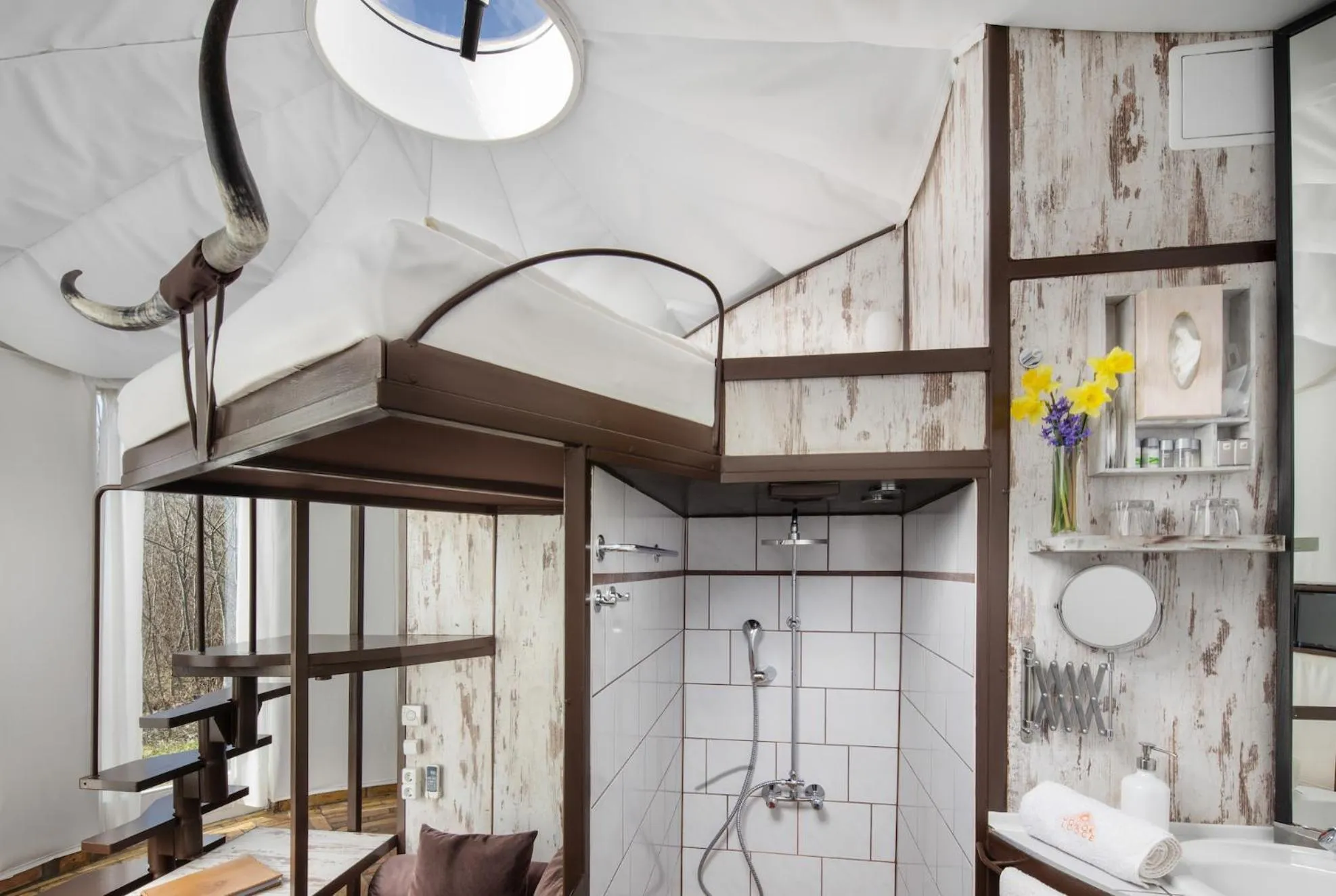 Photo of the whole room in HOMOKI LODGE Bed & Beyond Glamping Adult Only