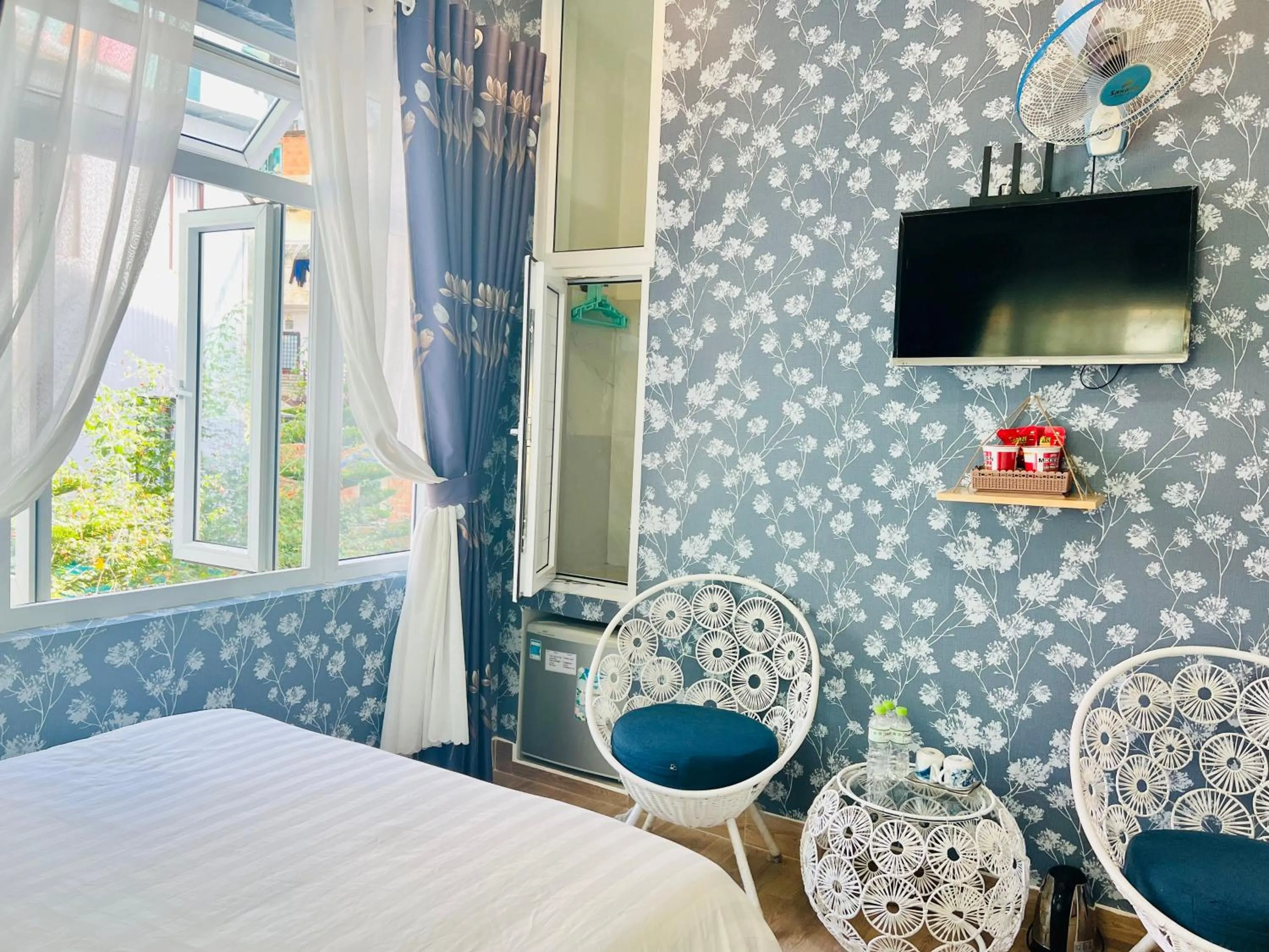 TV and multimedia, Bed in Villa - Hotel Nam Khang 2 Dalat