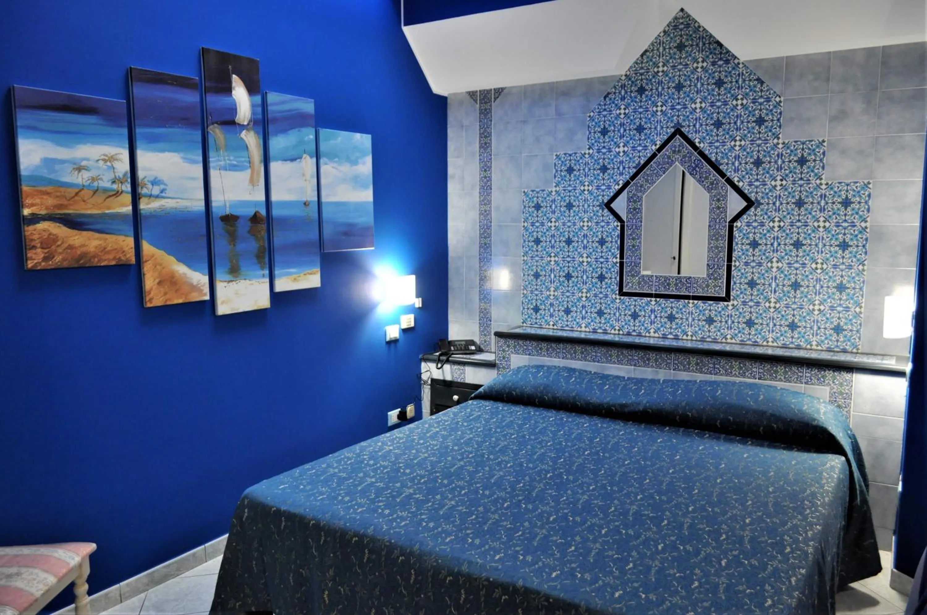 Bedroom, Bed in Al-Tair