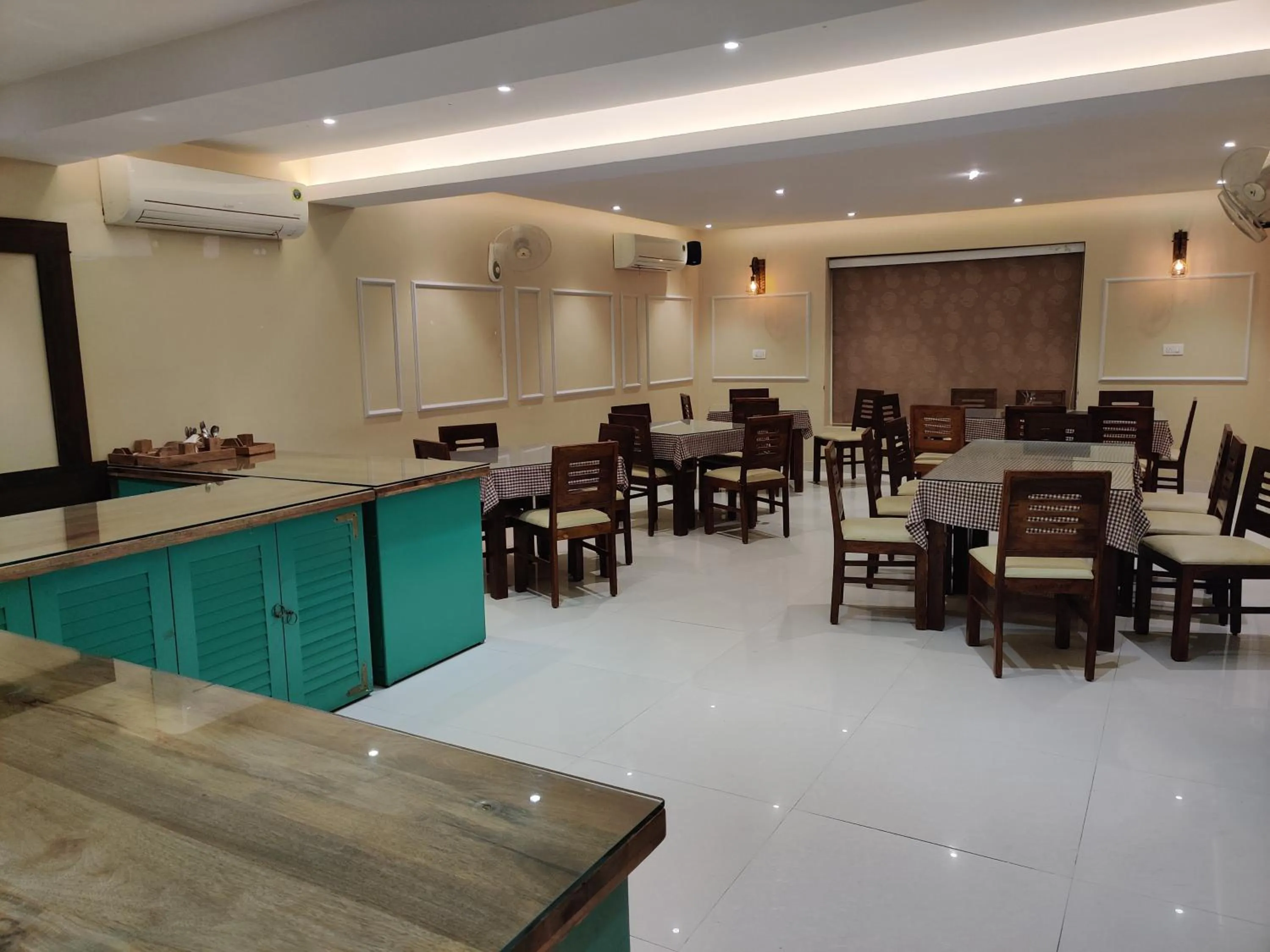 Restaurant/places to eat in Hotel The Balam