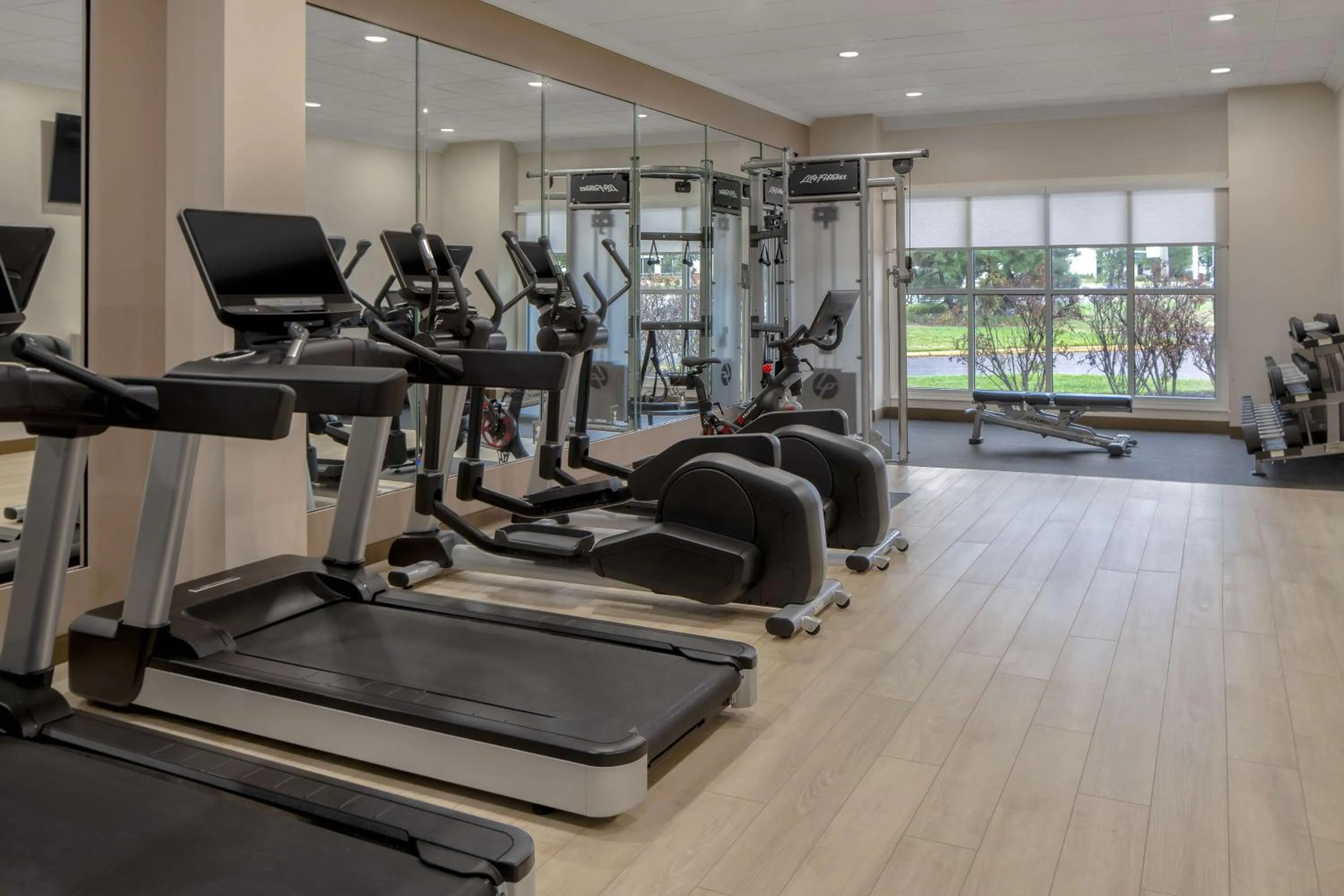 Fitness centre/facilities in DoubleTree Suites by Hilton Mount Laurel