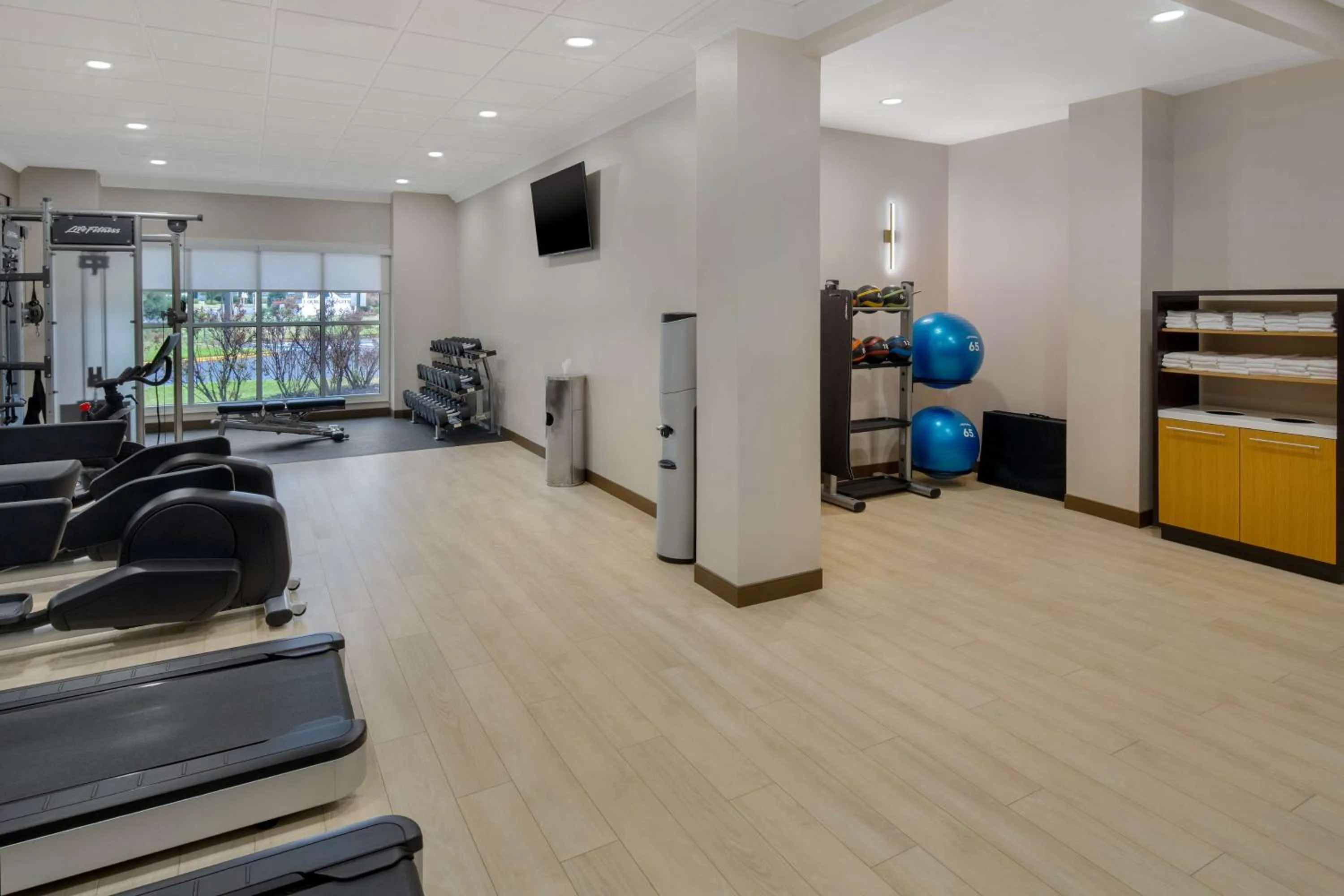 Fitness centre/facilities in DoubleTree Suites by Hilton Mount Laurel