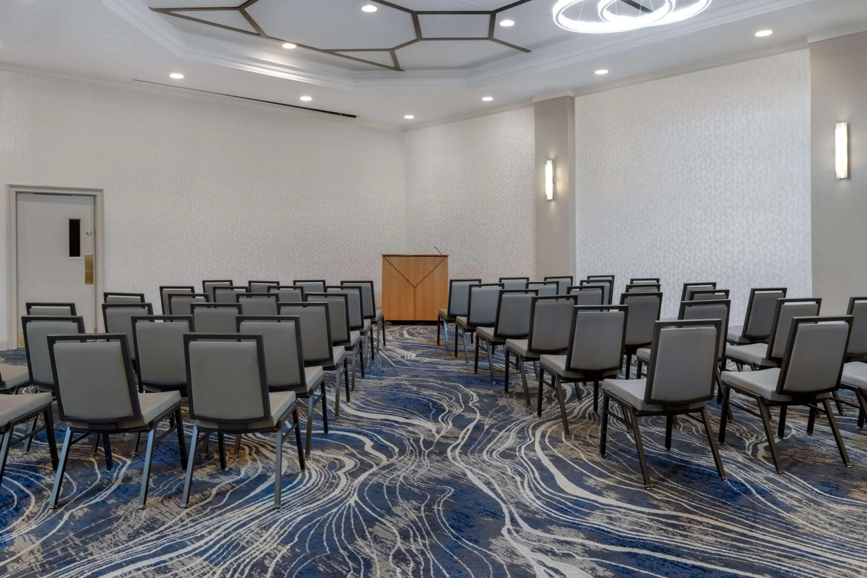 Meeting/conference room in DoubleTree Suites by Hilton Mount Laurel