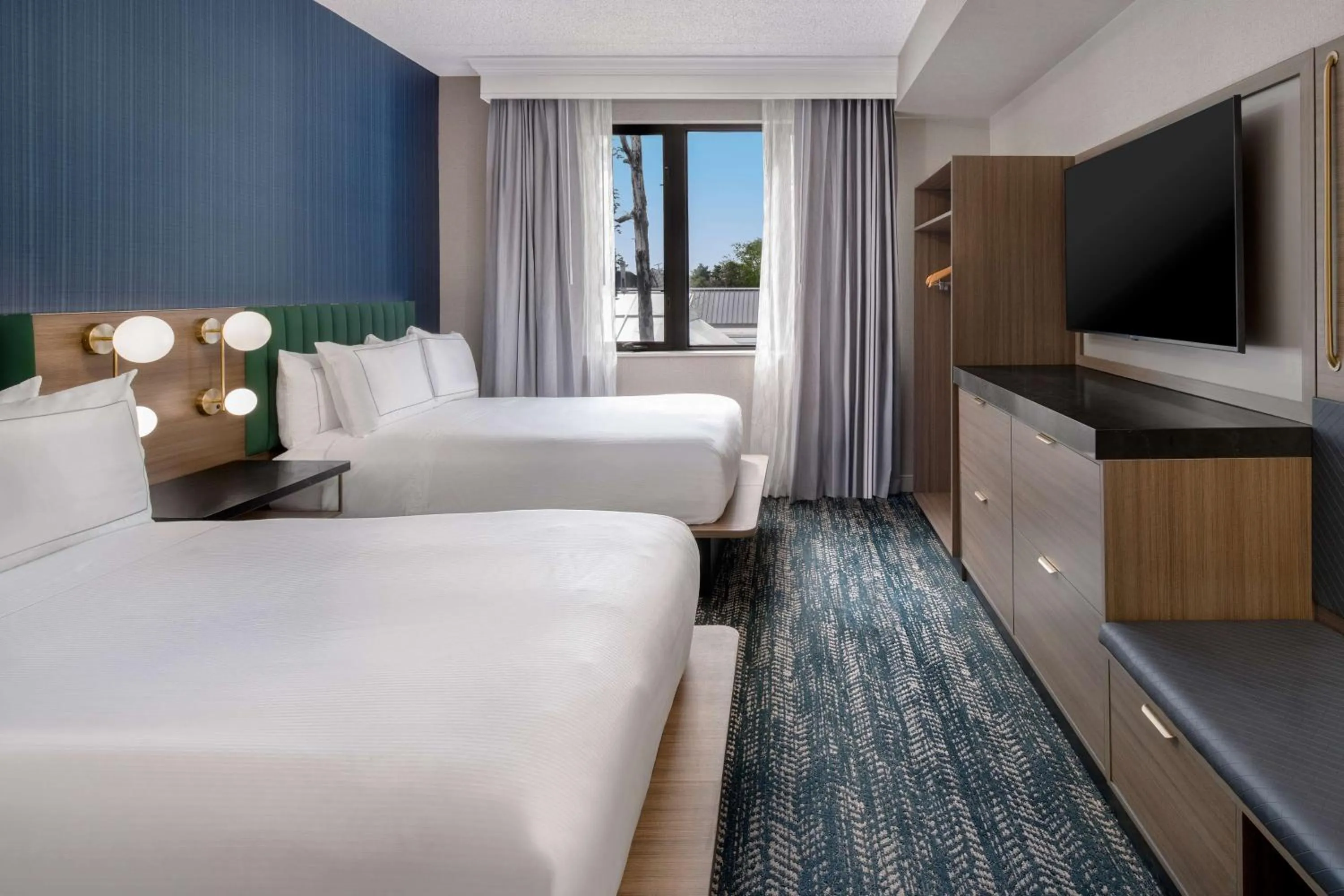 Bed in DoubleTree Suites by Hilton Mount Laurel