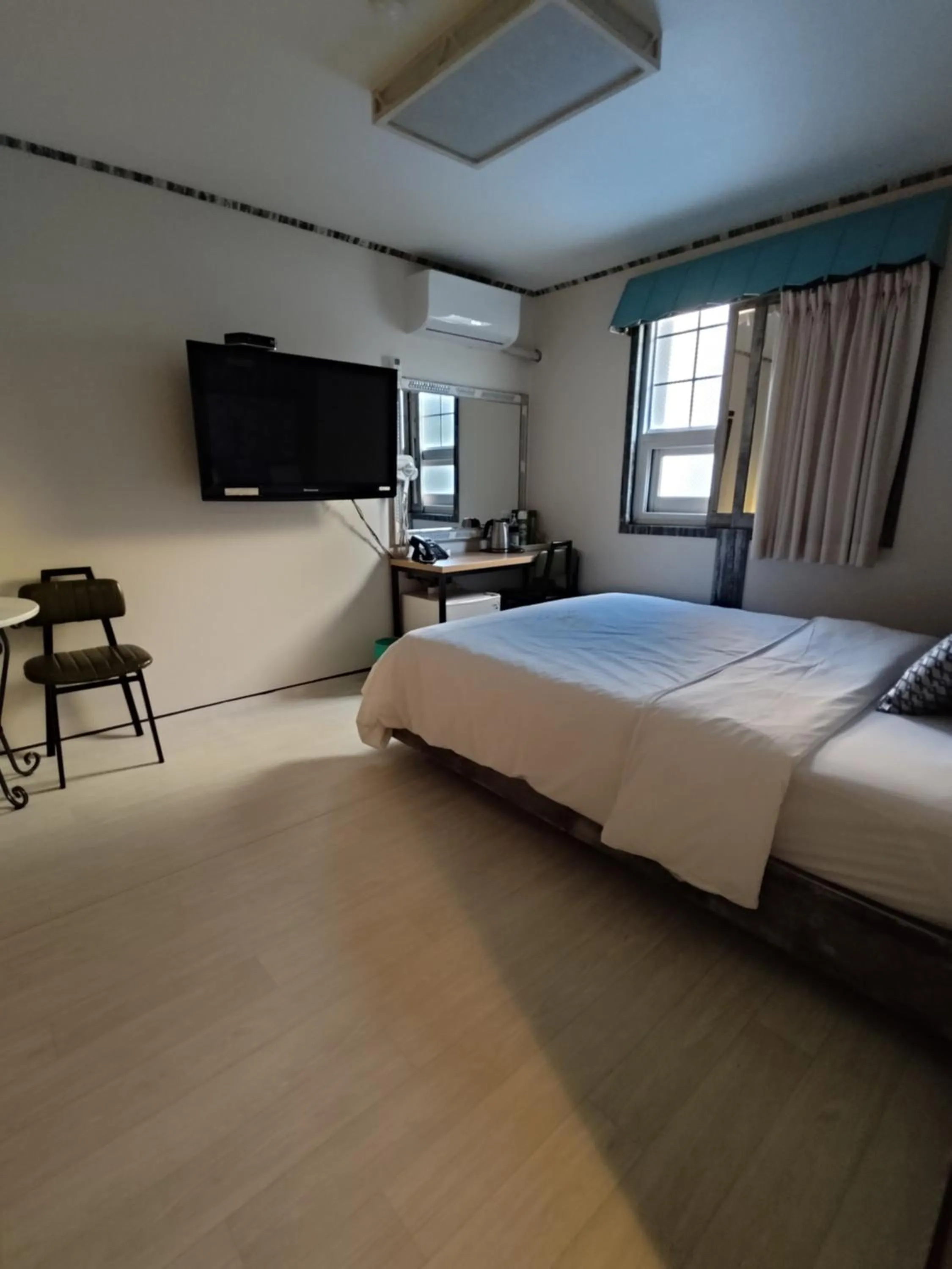 TV and multimedia, Bed in Athene Motel