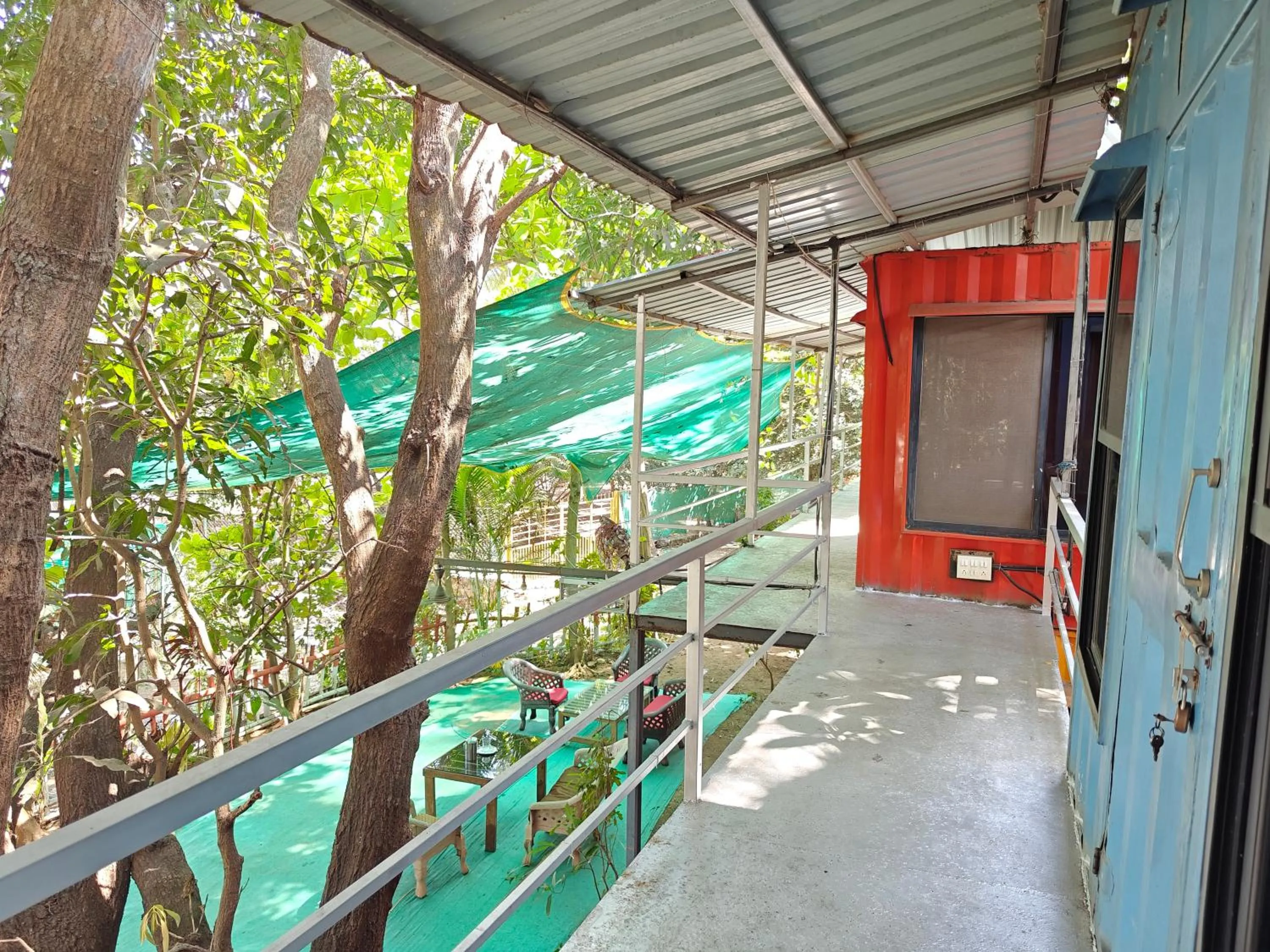 Day in Iora Cottages