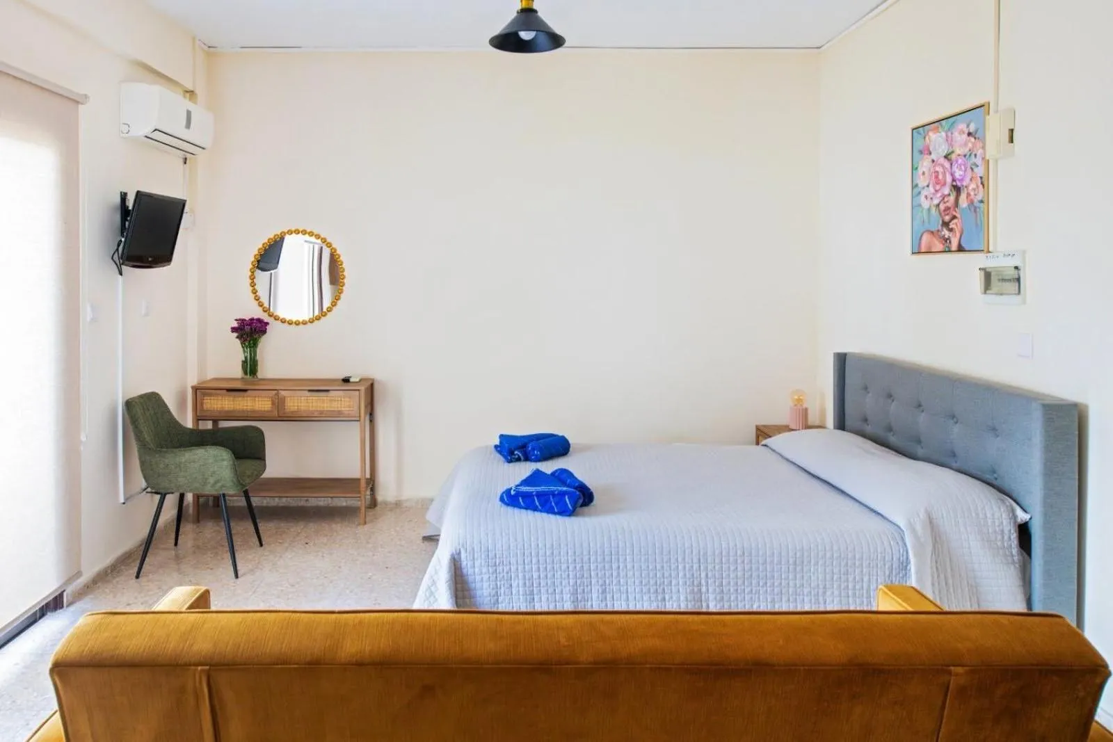 Bed in Follow The Sun Hotel Apartments