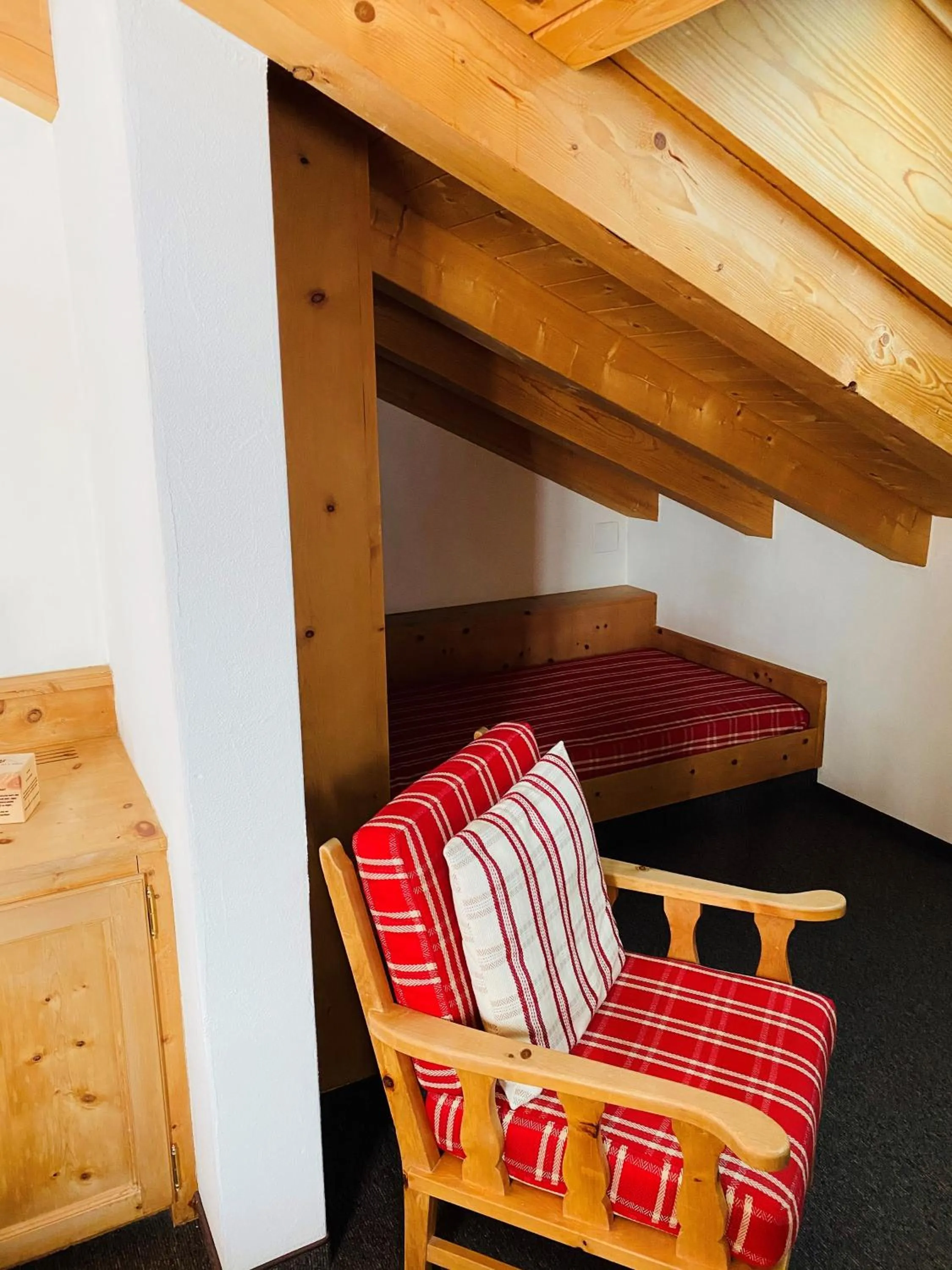 Seating area, Bed in Hotel Maria
