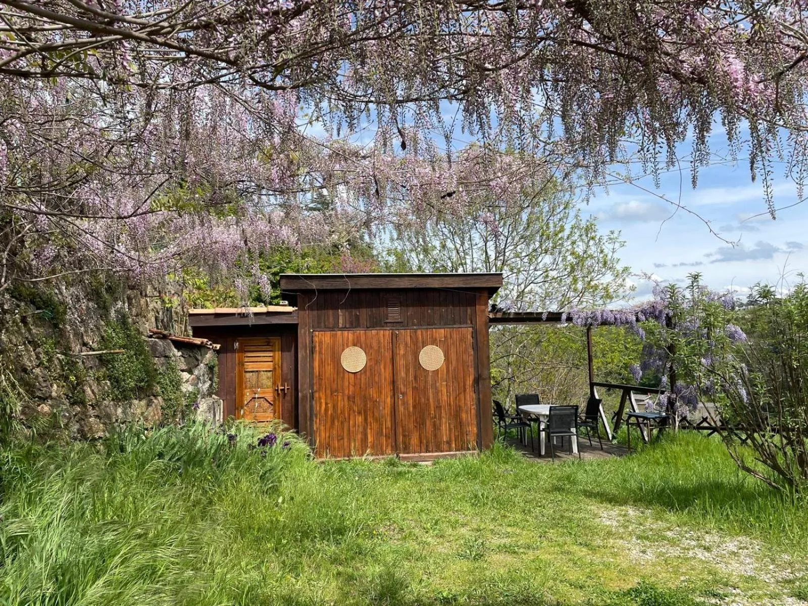 Spring in Le Chalet du Parc proche du safari parc de Peaugres