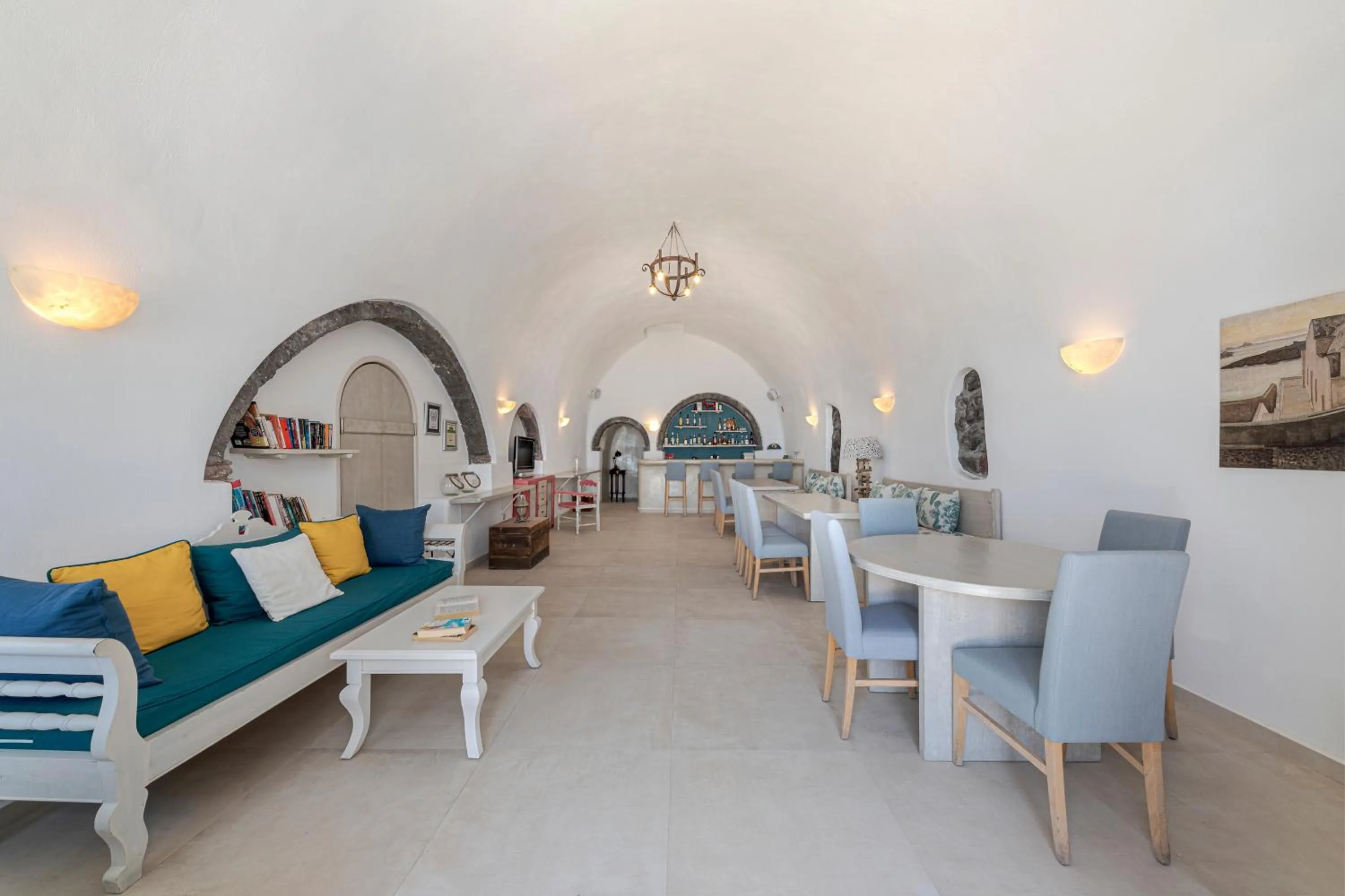 Lounge or bar in Afroessa Hotel by Pearl Hotel Collection