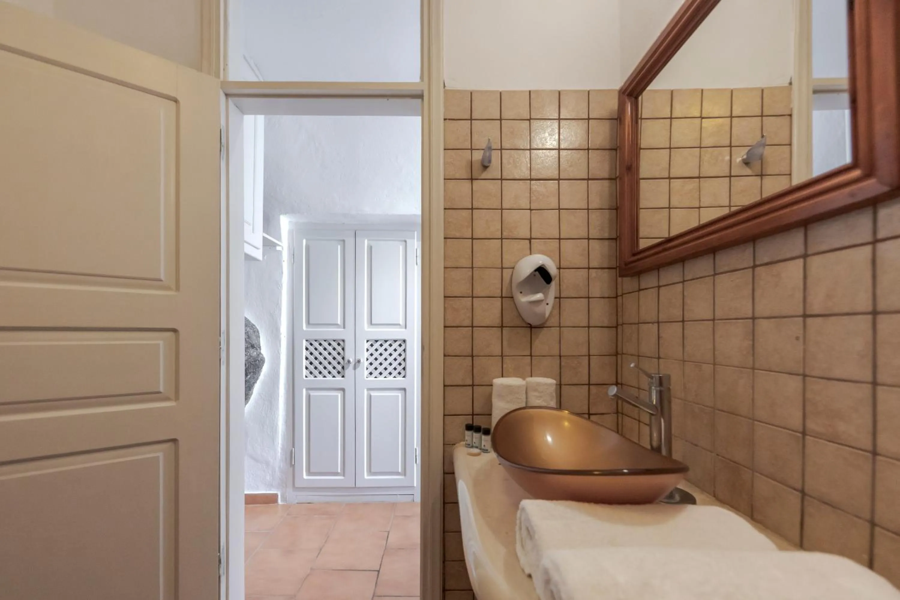 Bathroom in Afroessa Hotel by Pearl Hotel Collection