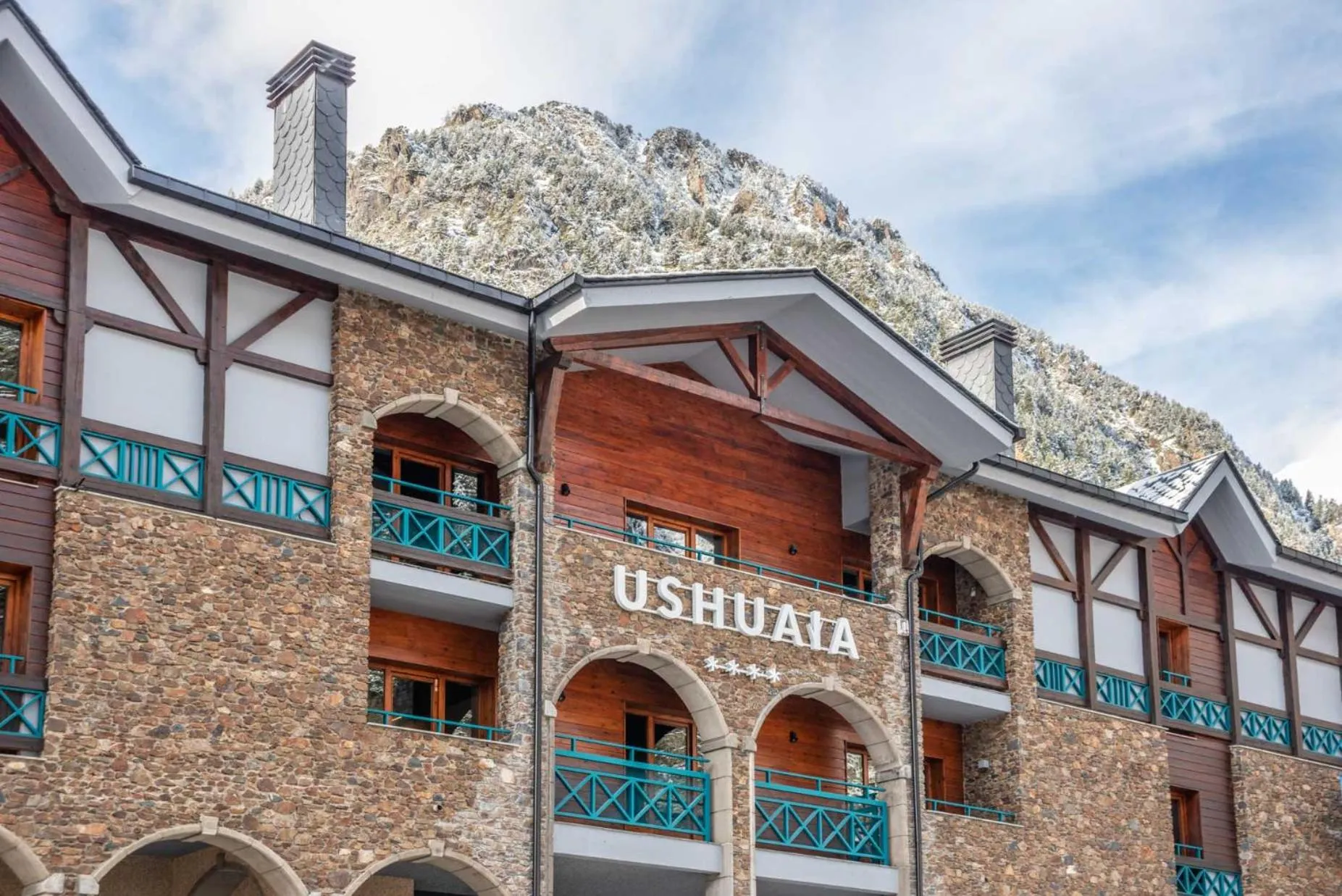 Facade/entrance in Ushuaia, The Mountain Hotel