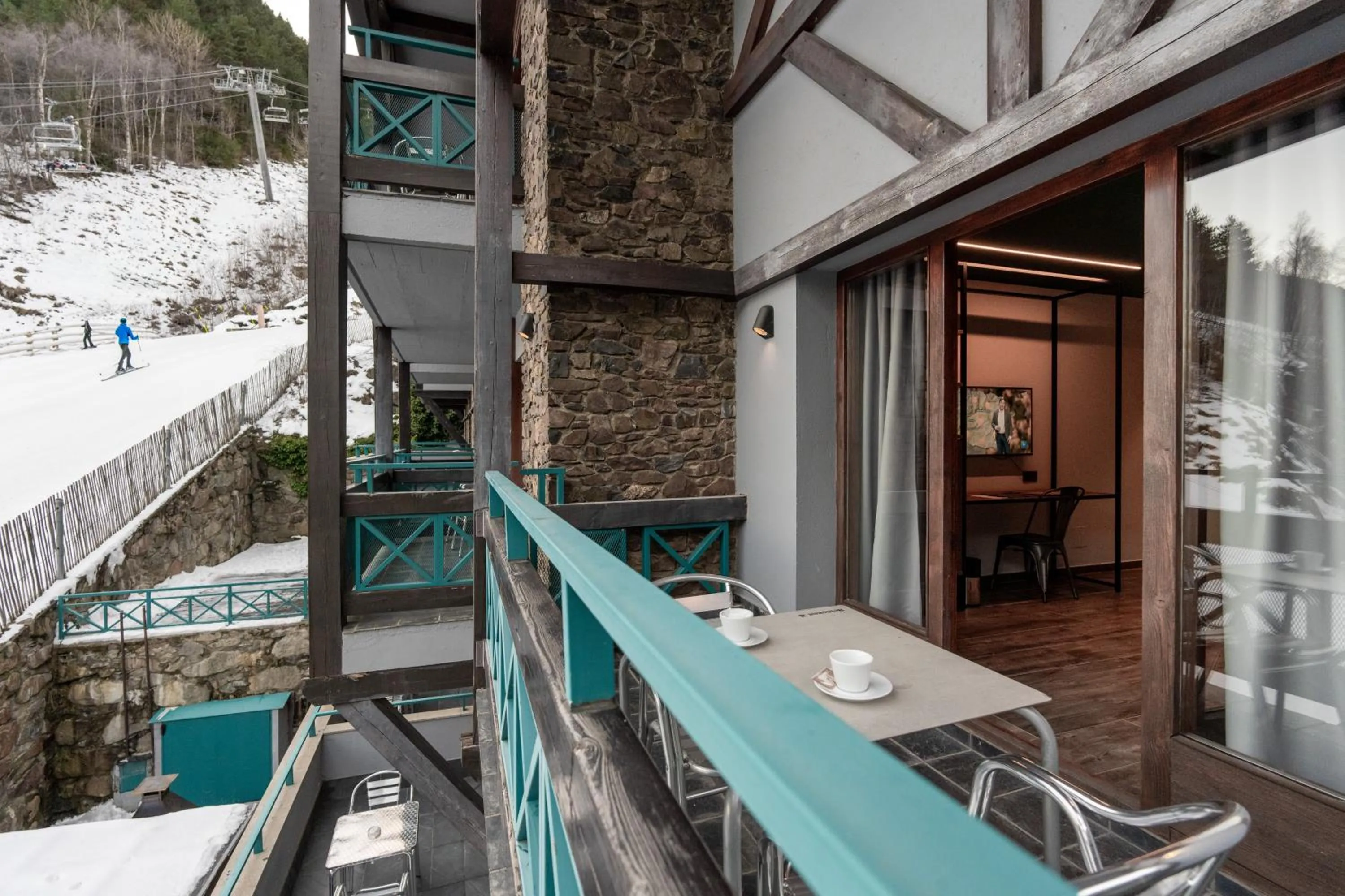 Winter in Ushuaia, The Mountain Hotel