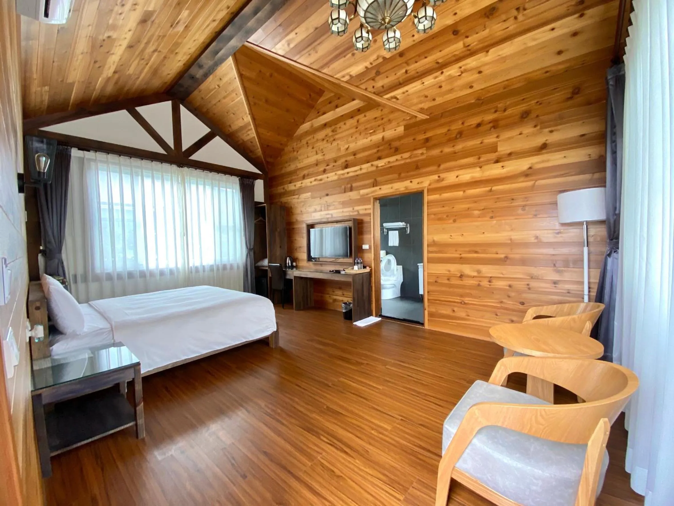 Photo of the whole room, Bed in Puli Diary