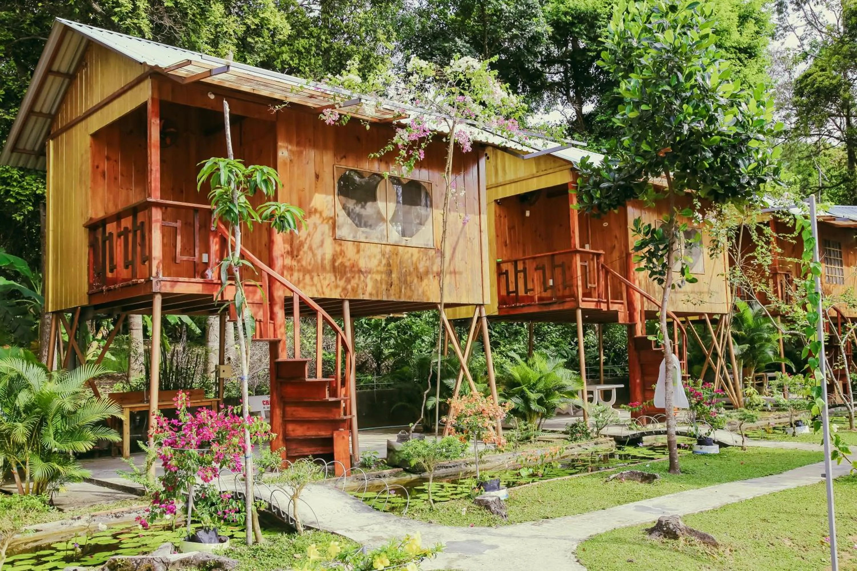 Garden in Phu Quoc Valley Sen Bungalow