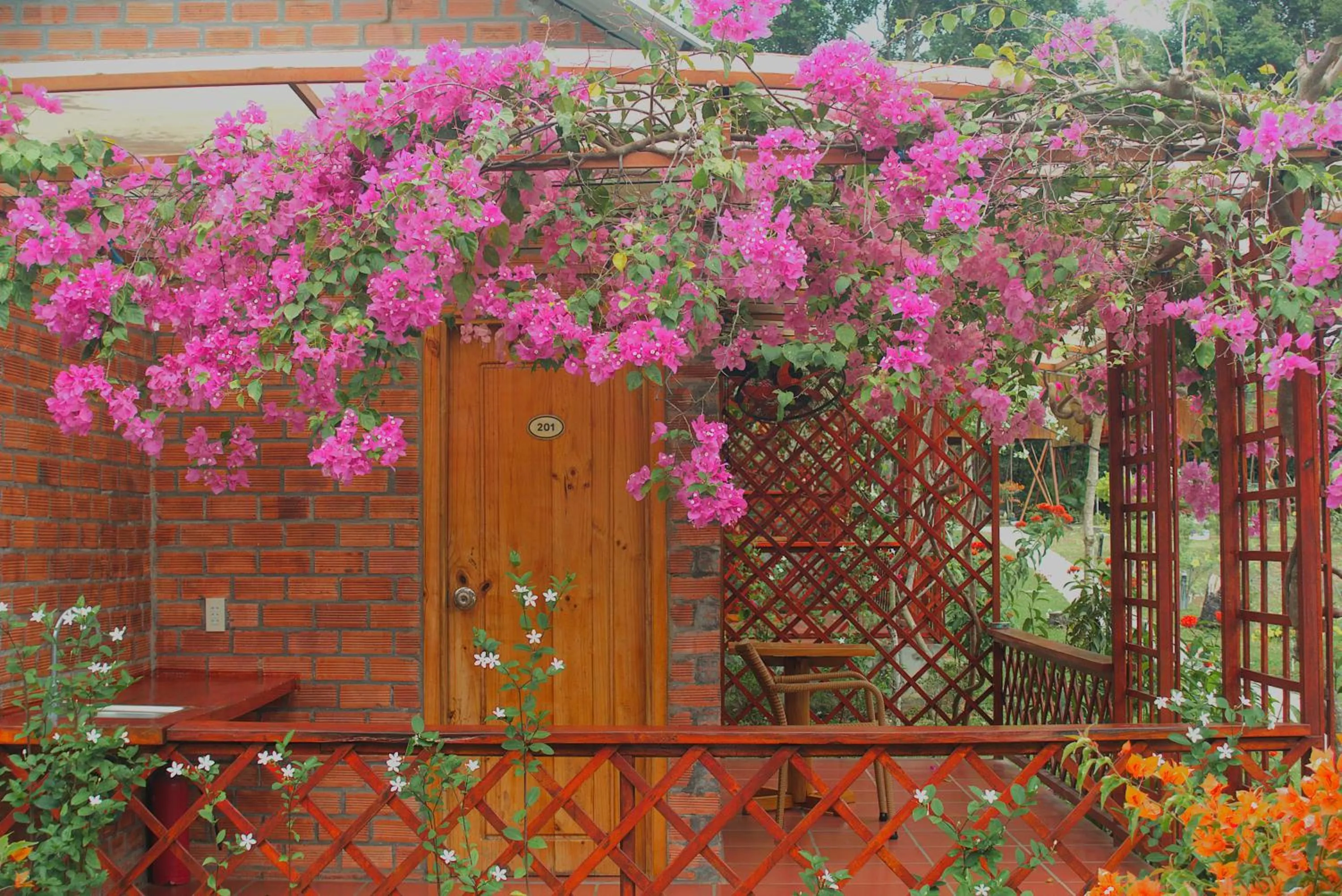 Property building in Phu Quoc Valley Sen Bungalow