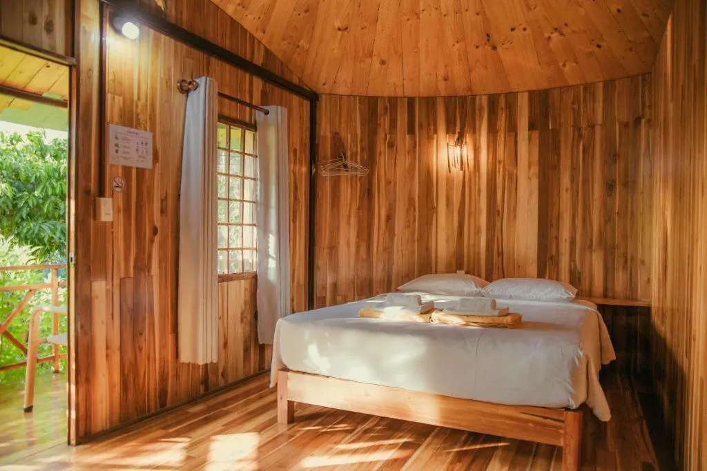 Bedroom, Bed in Phu Quoc Valley Sen Bungalow