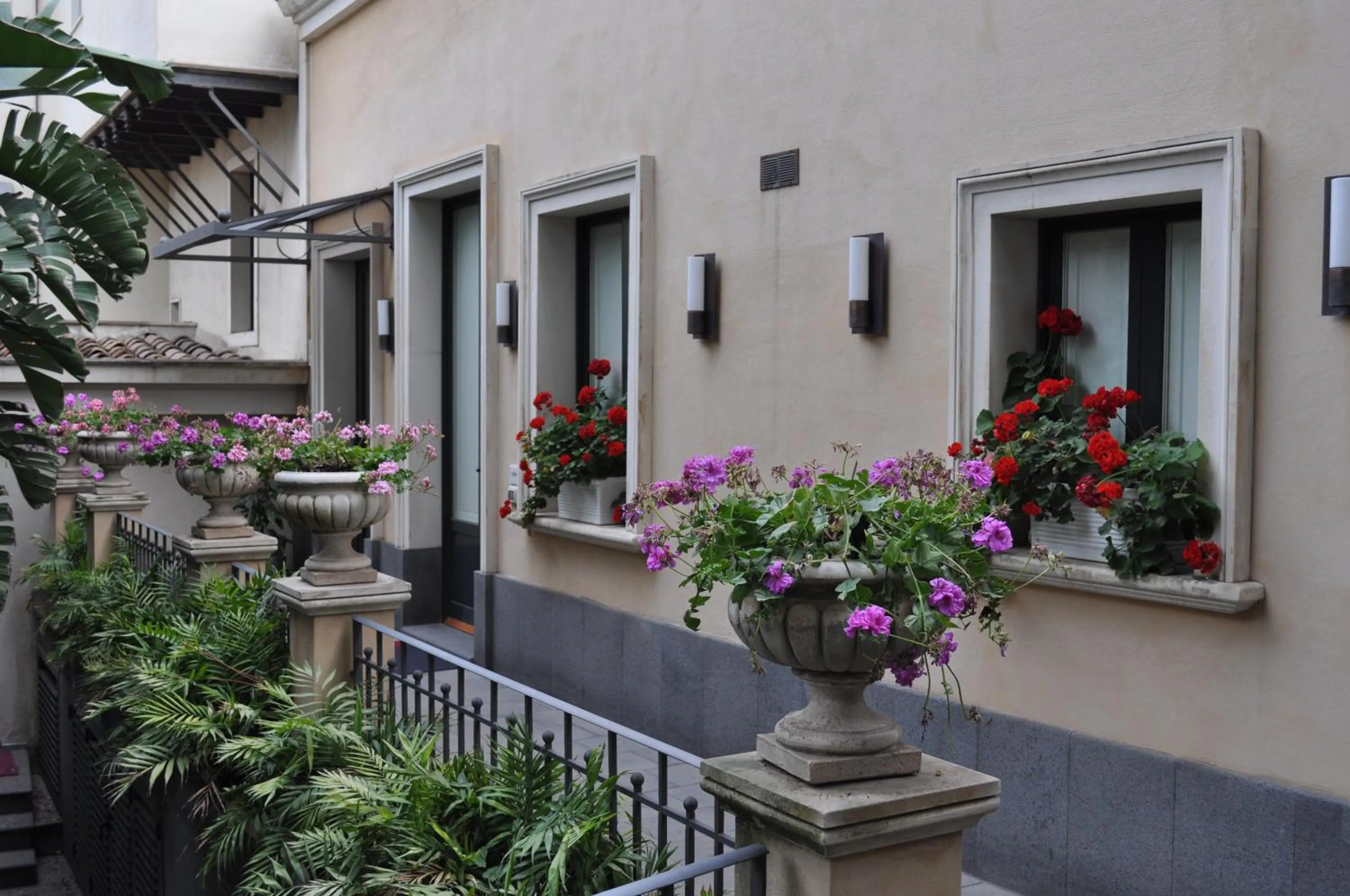 Facade/entrance in Ognina Residence