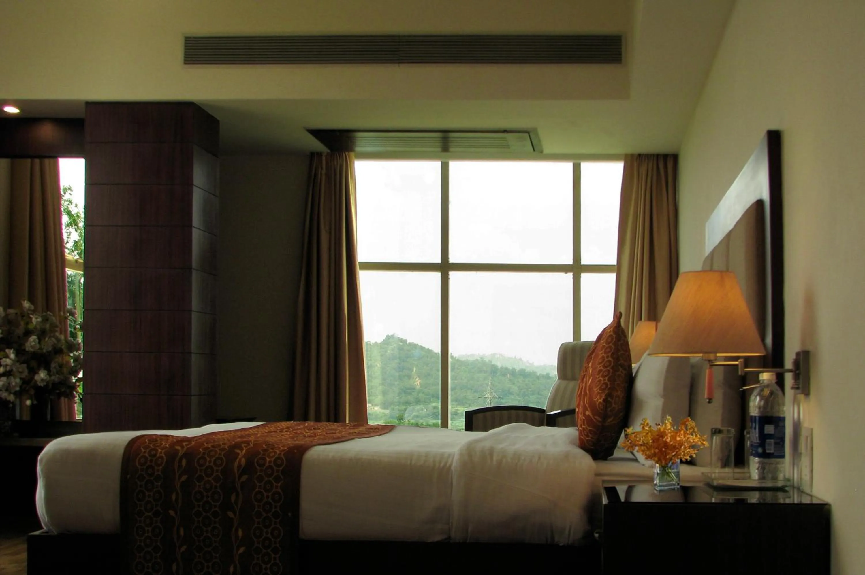 Bedroom, Bed in Legend Sarovar Portico