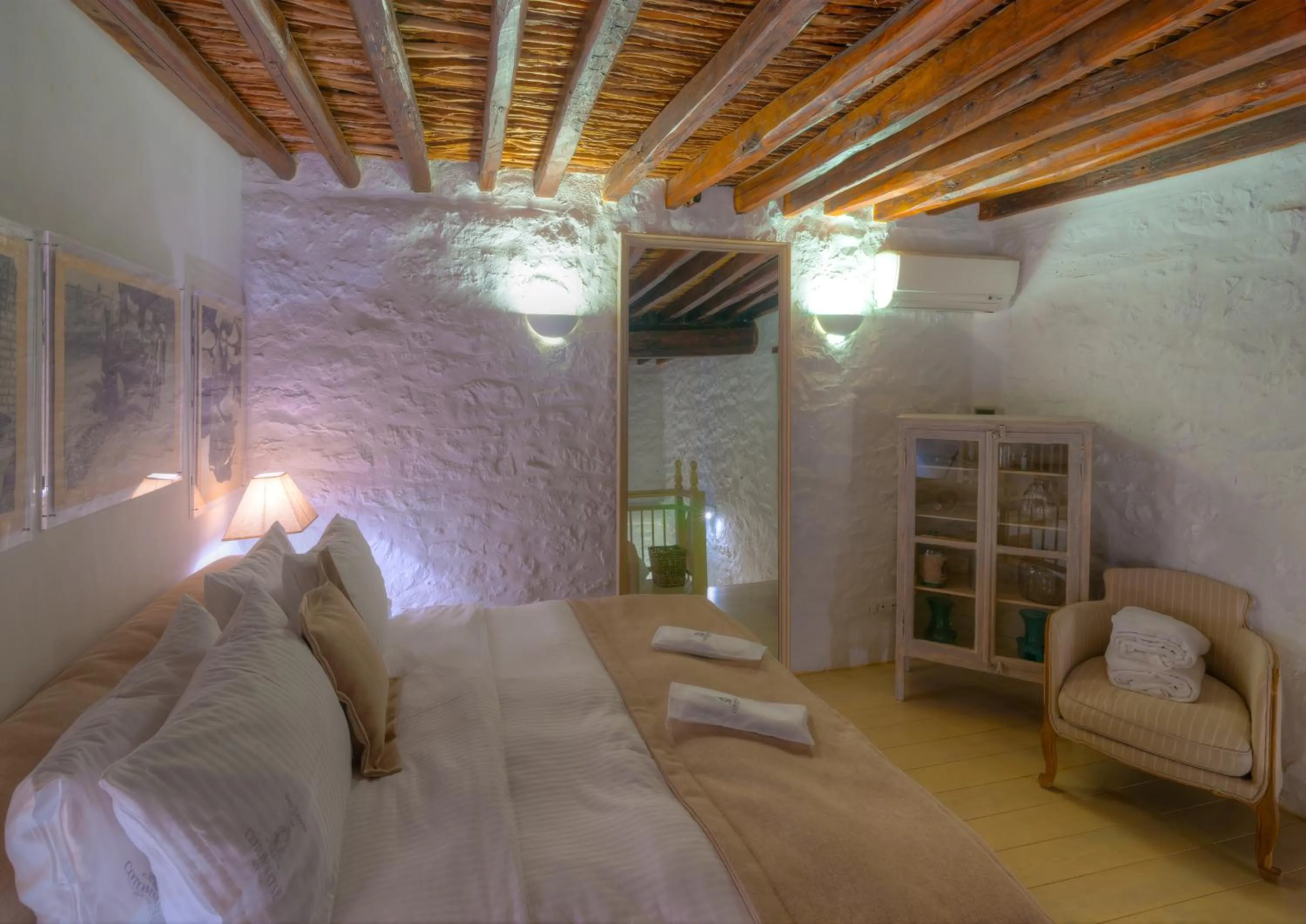 Bed in Cotommatae Hydra 1810