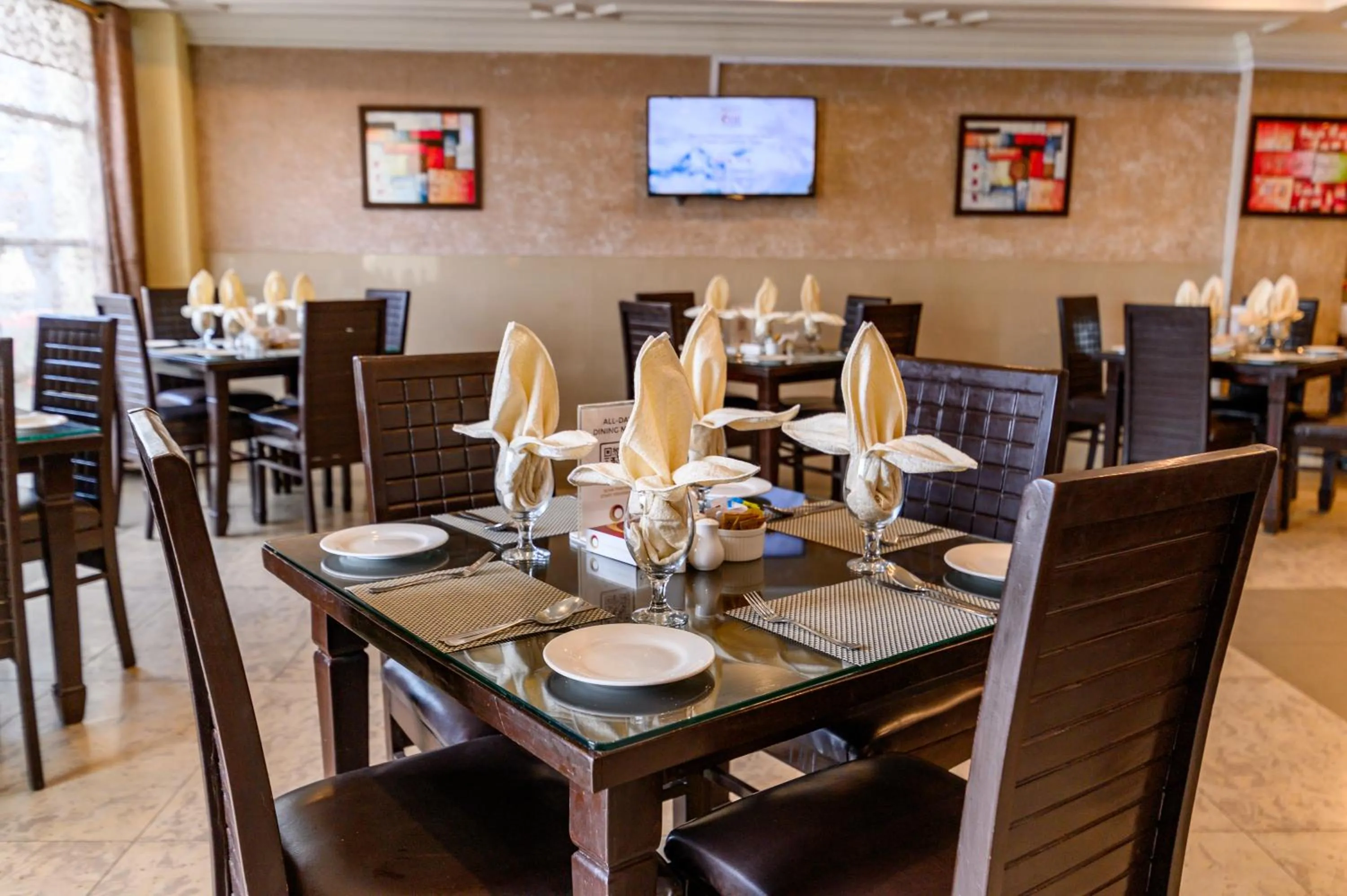 Restaurant/places to eat in Hotel One Mall Road Murree