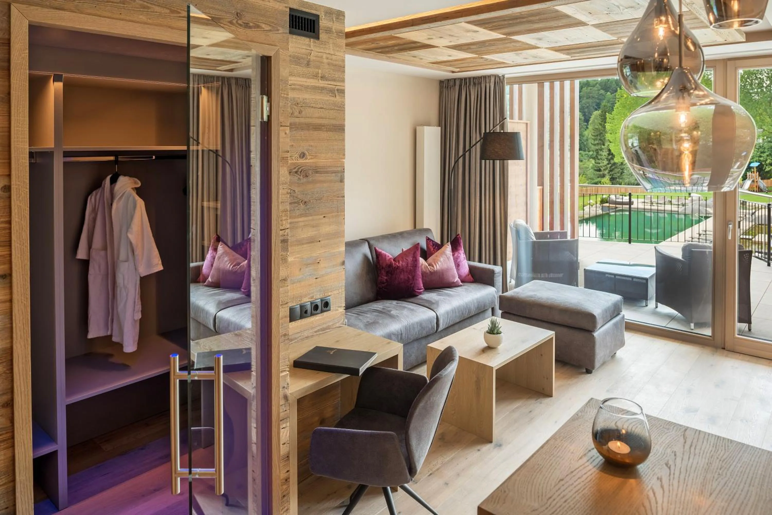 Day in Hotel Kronblick