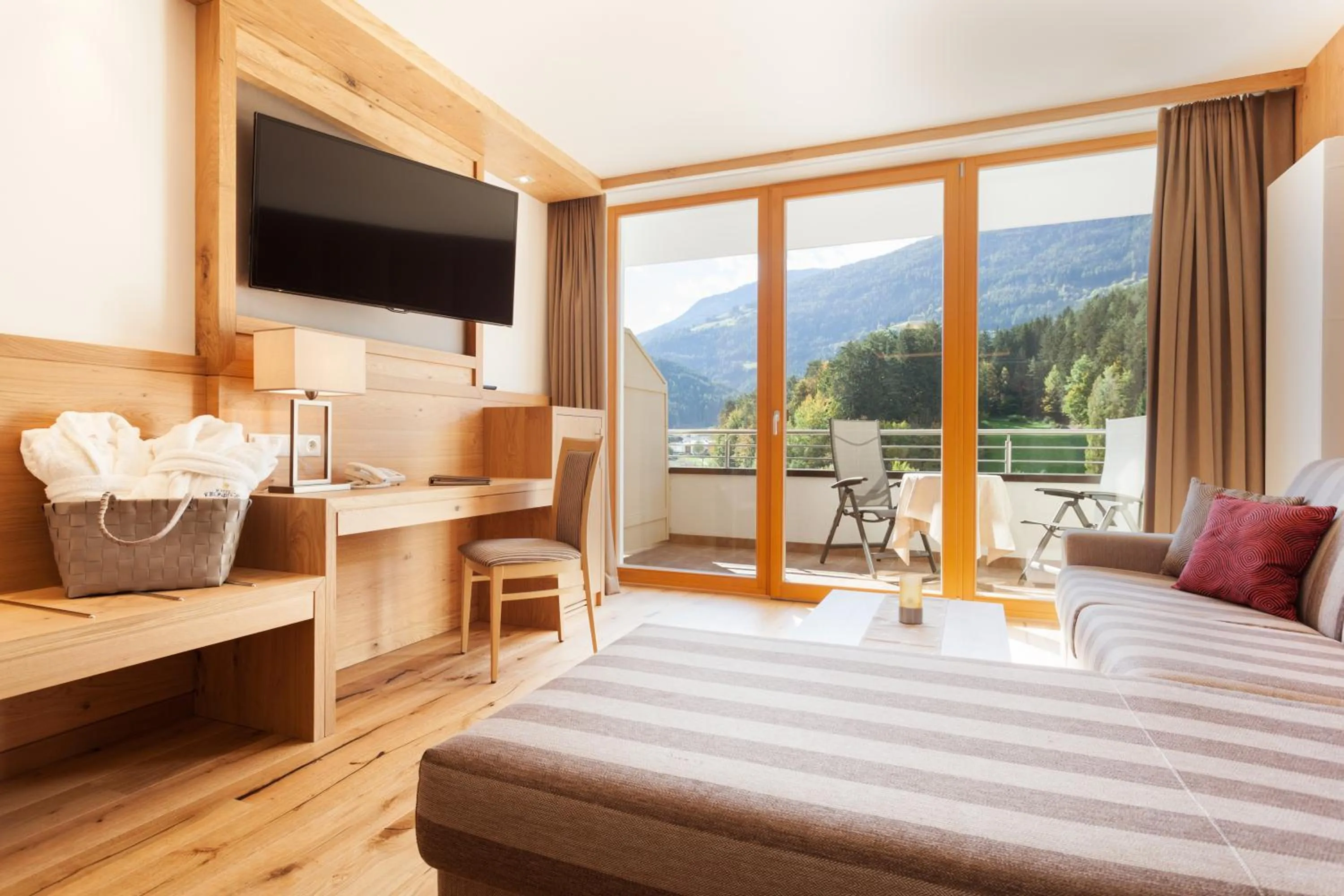 Photo of the whole room, Bed in Hotel Kronblick