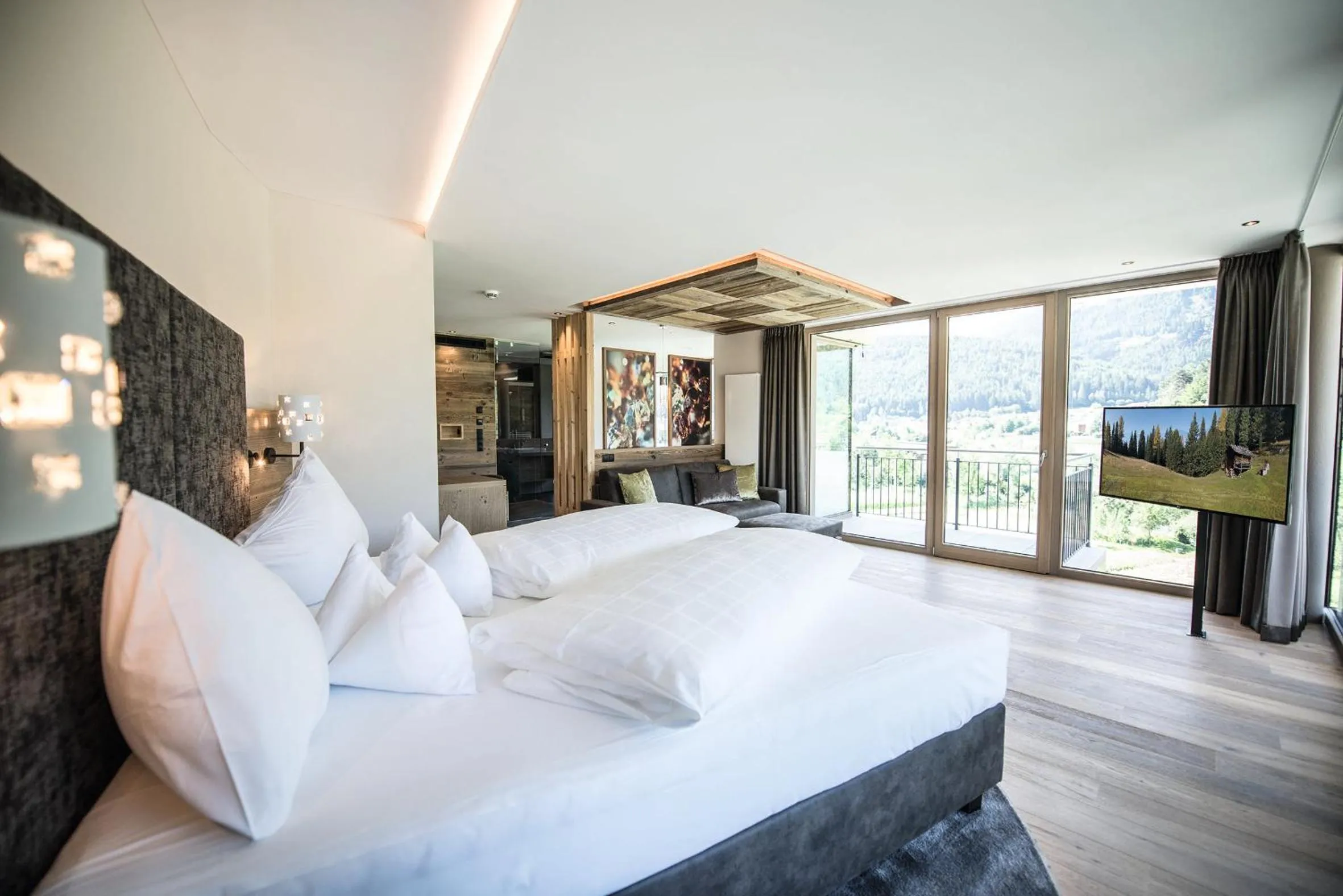 Bed in Hotel Kronblick