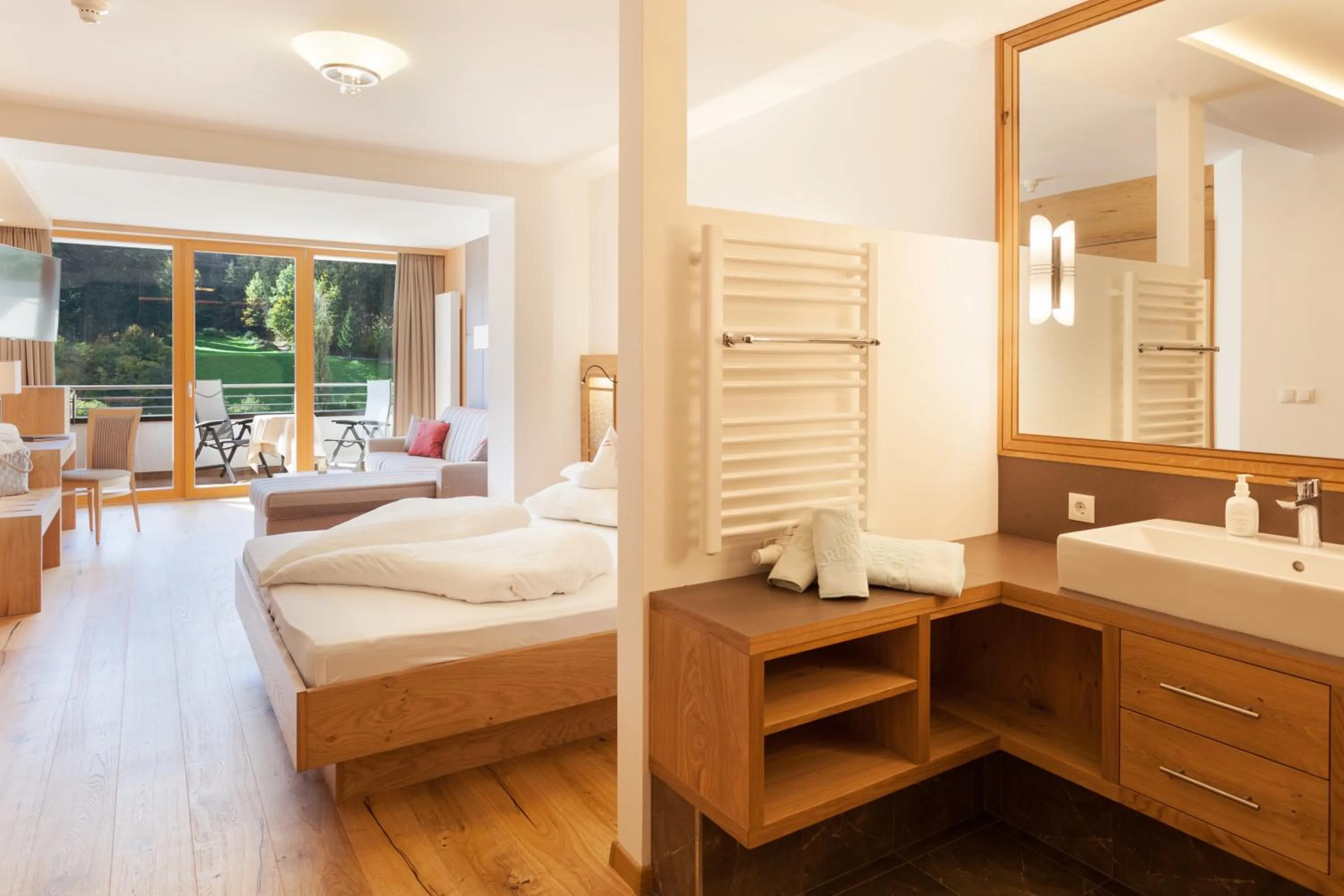 Photo of the whole room, Bed in Hotel Kronblick