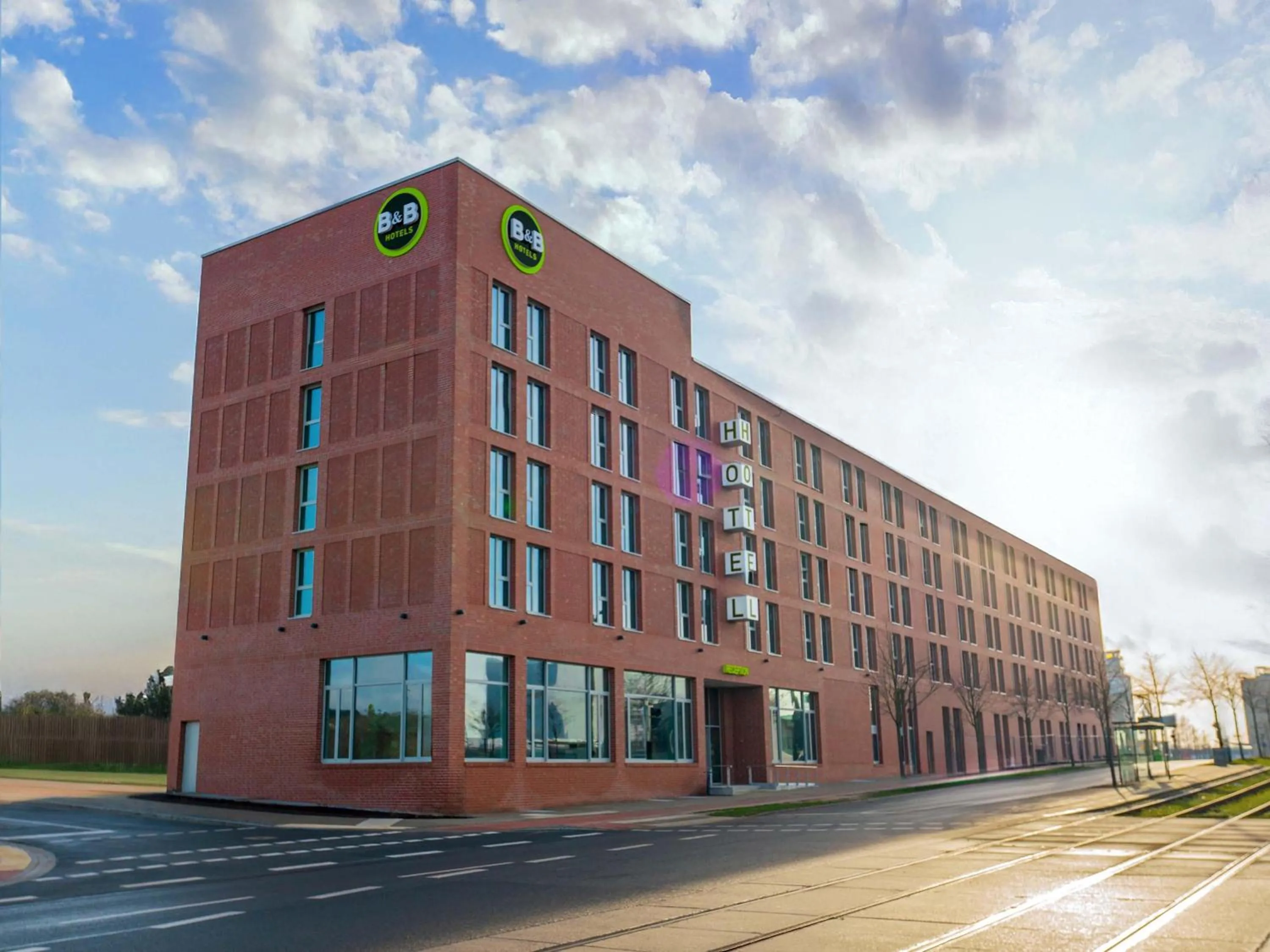 Property building in B&B Hotel Bremen-Überseestadt