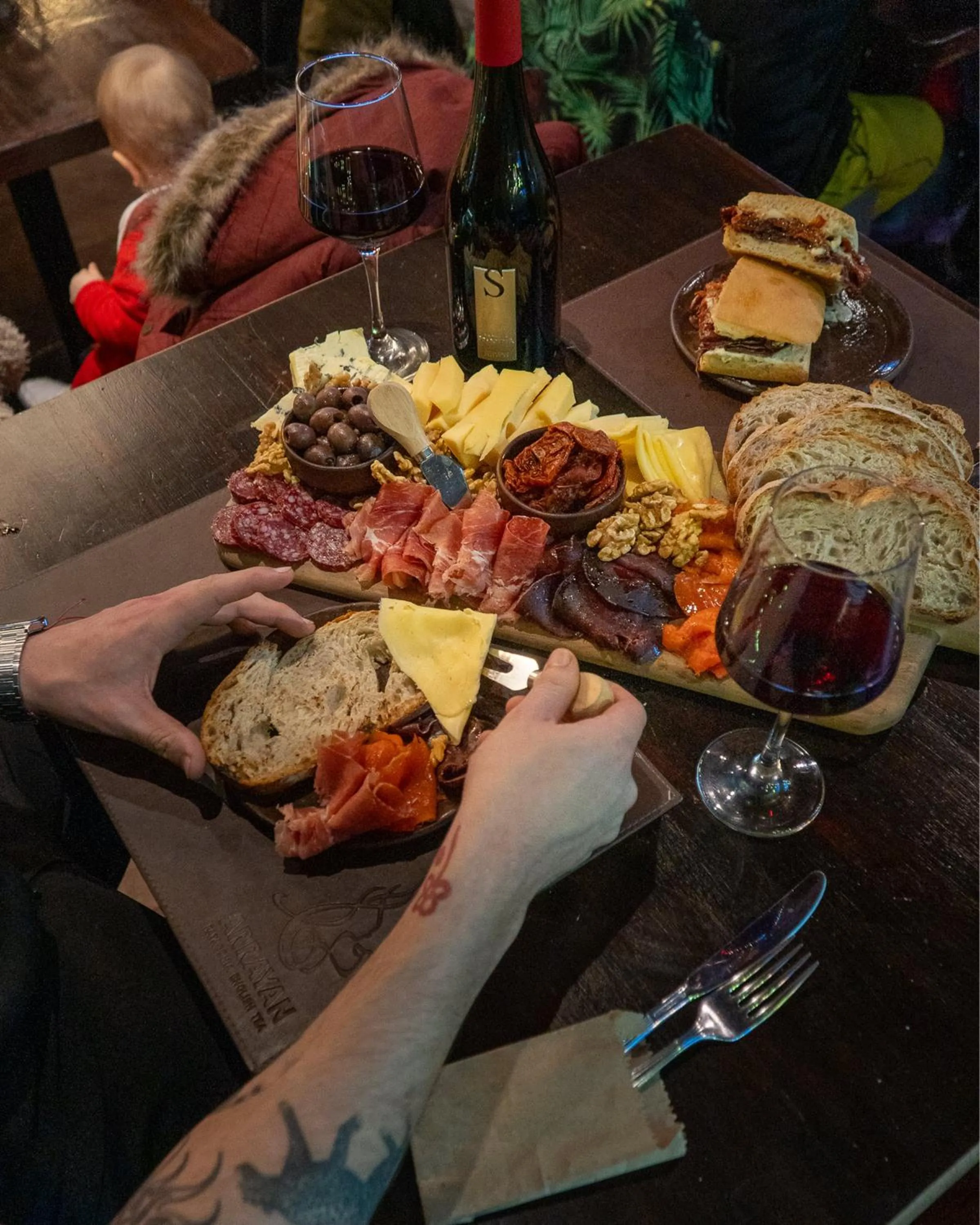 Food and drinks in Arrayan Lake View Mountain Lodge & Casa De Te Arrayan