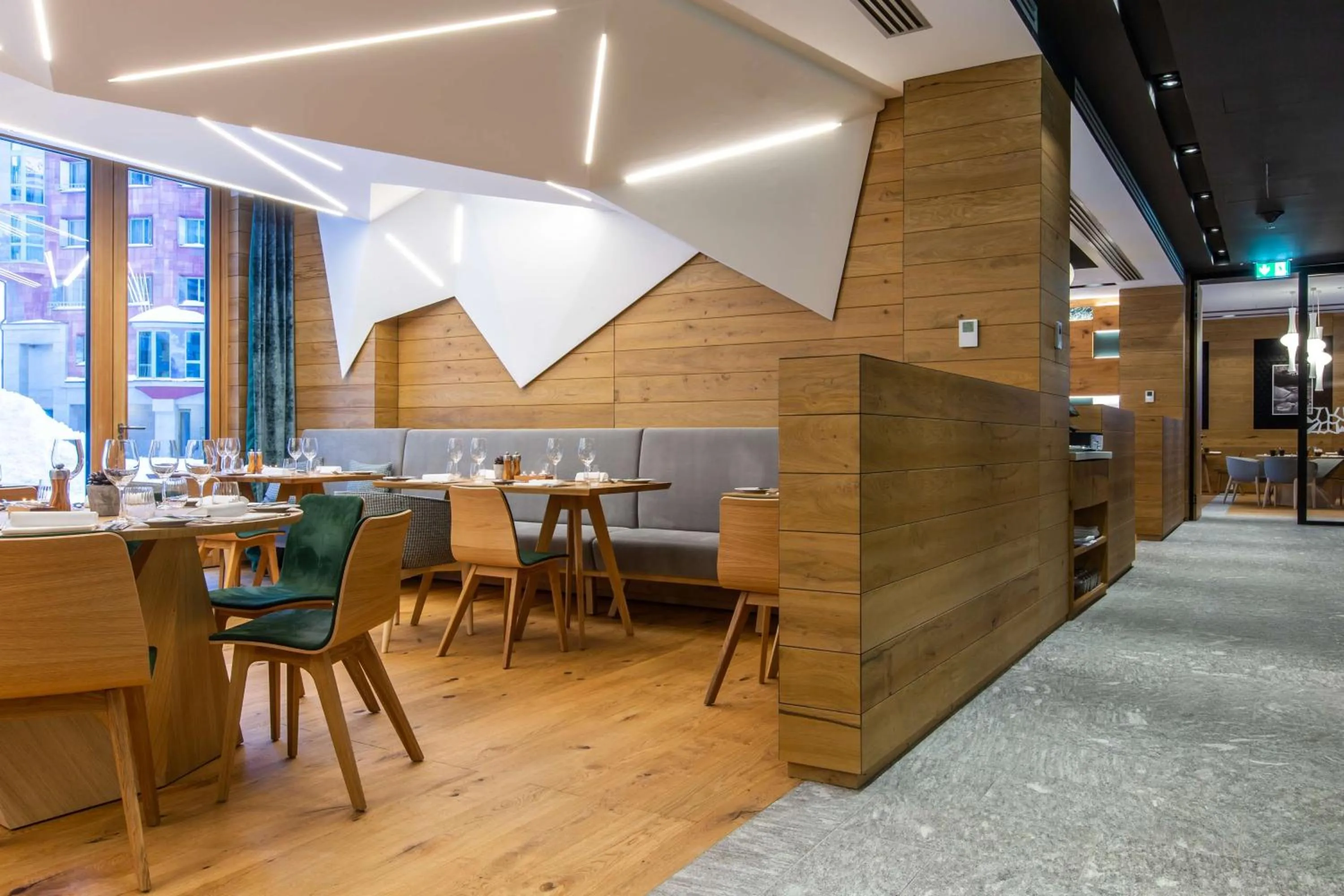 Restaurant/places to eat in Radisson Blu Hotel Reussen, Andermatt