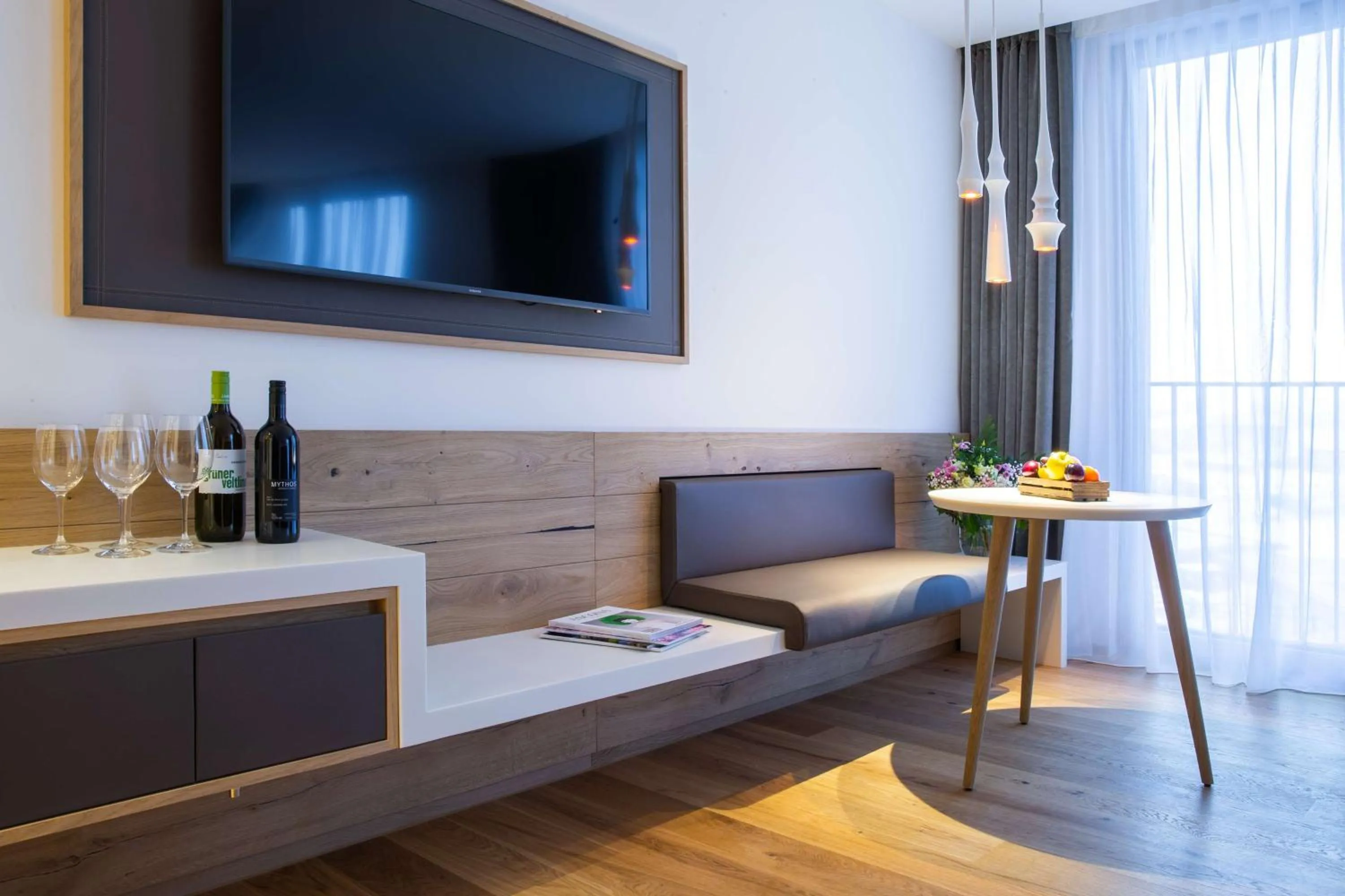 TV and multimedia in Radisson Blu Hotel Reussen, Andermatt