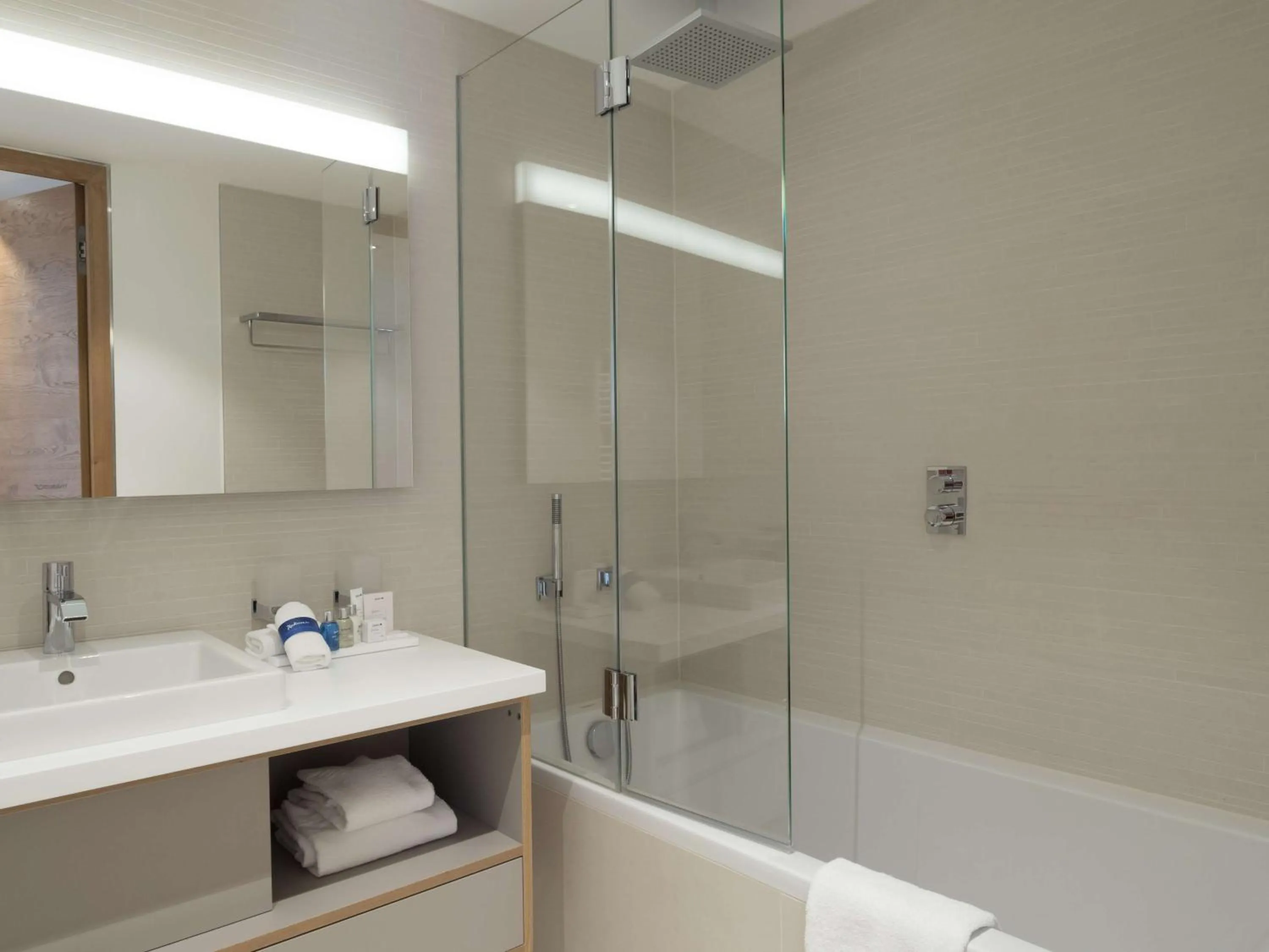 Bathroom in Radisson Blu Hotel Reussen, Andermatt