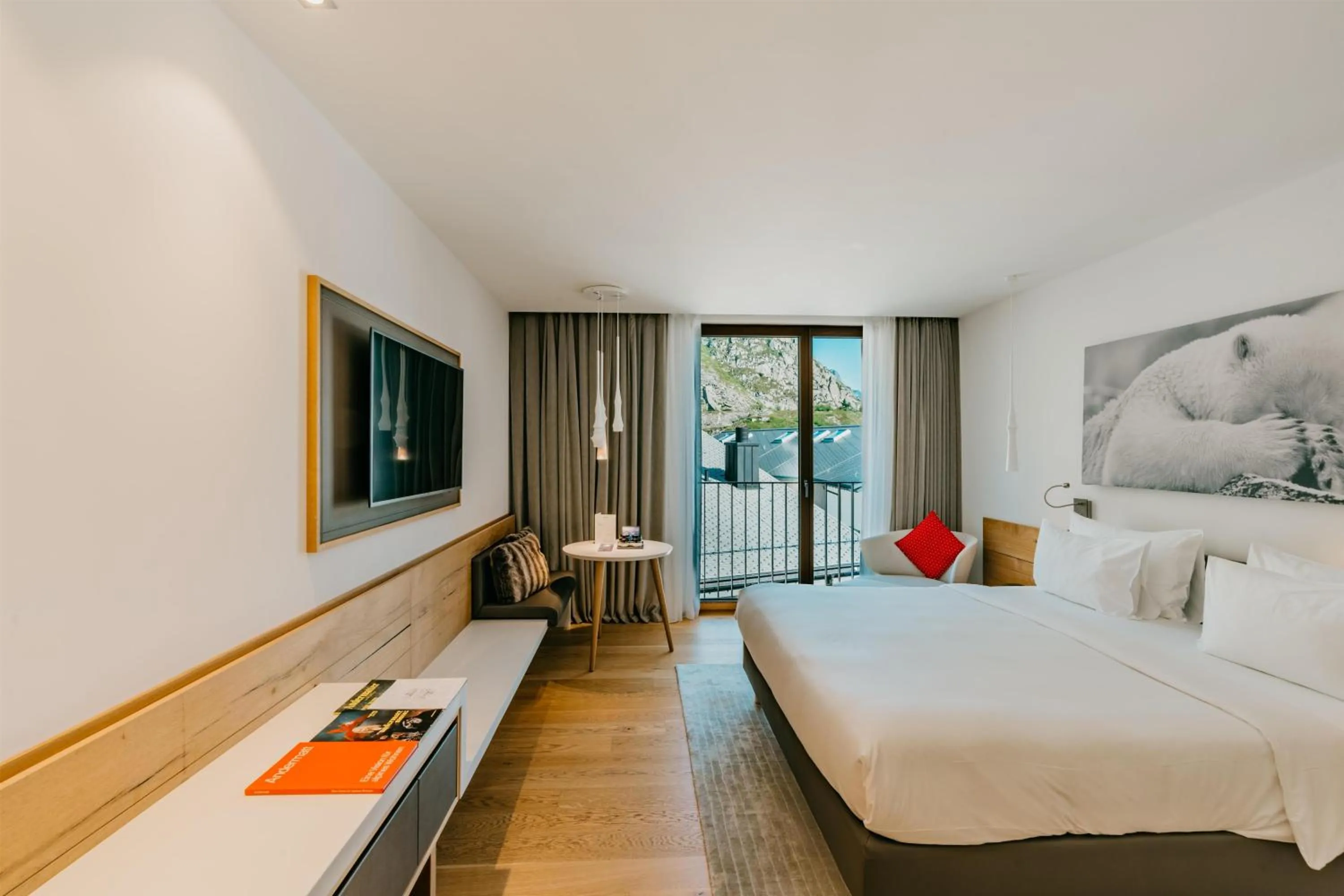 Bedroom, Bed in Radisson Blu Hotel Reussen, Andermatt