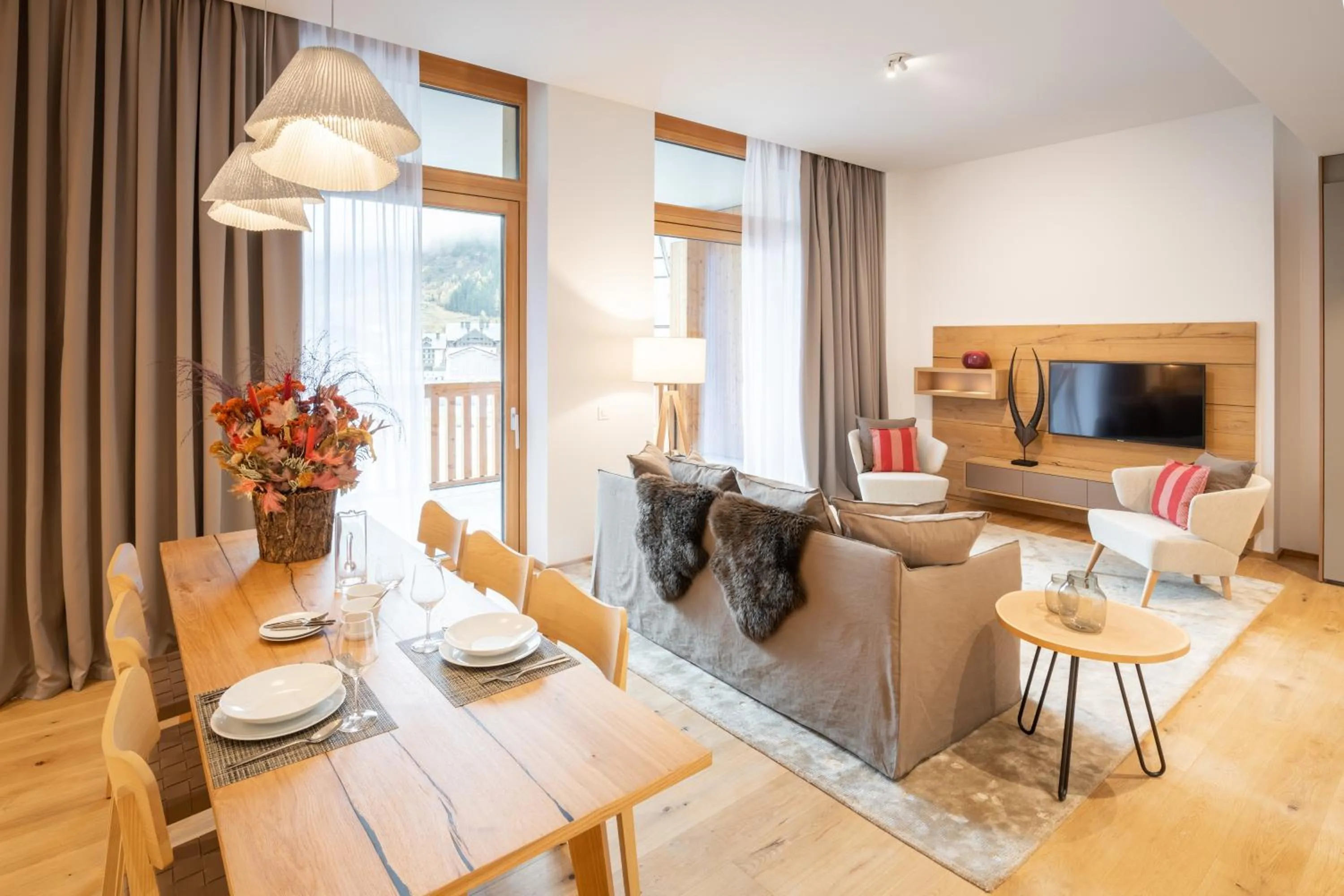 Dining area in Radisson Blu Hotel Reussen, Andermatt