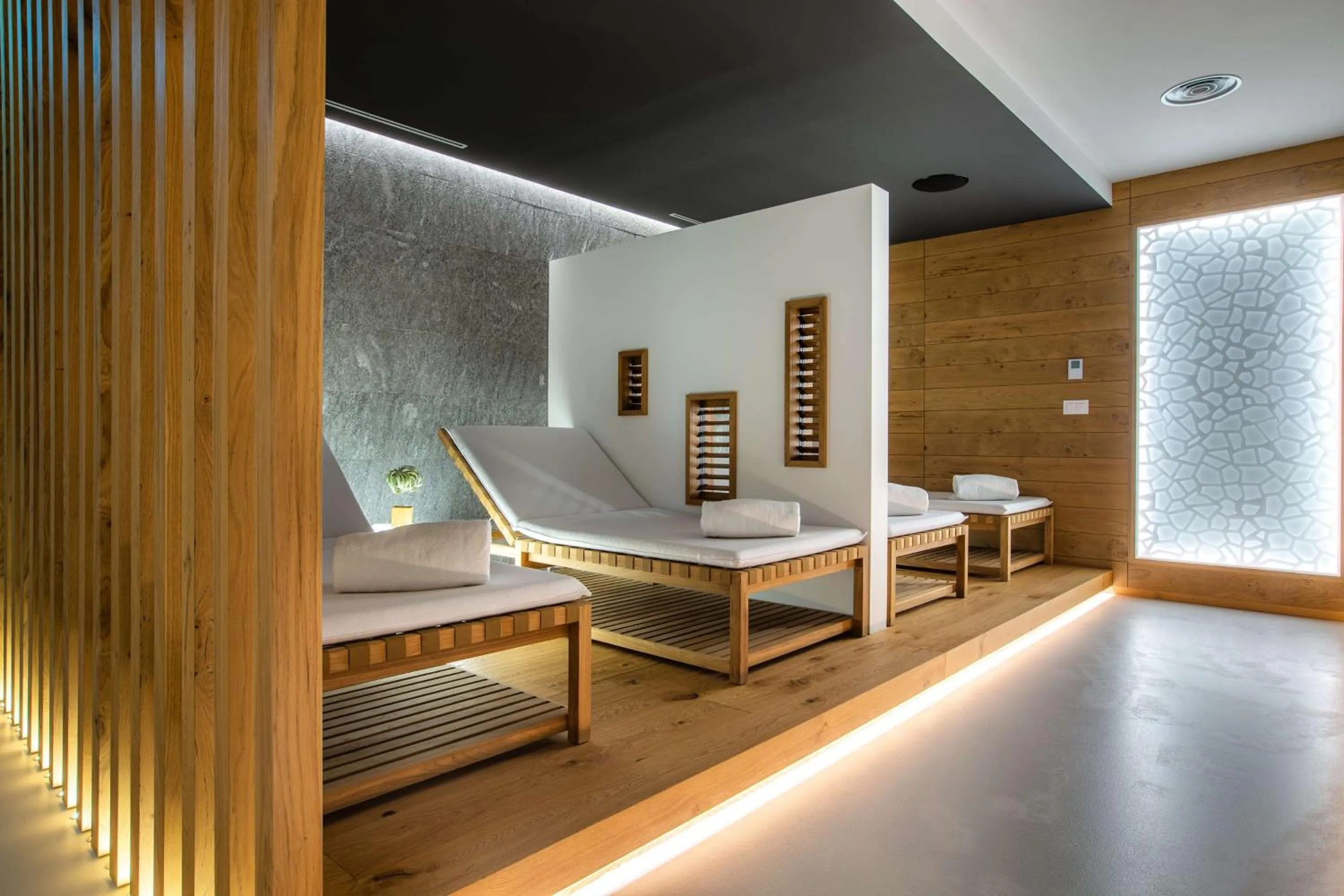Spa and wellness centre/facilities in Radisson Blu Hotel Reussen, Andermatt