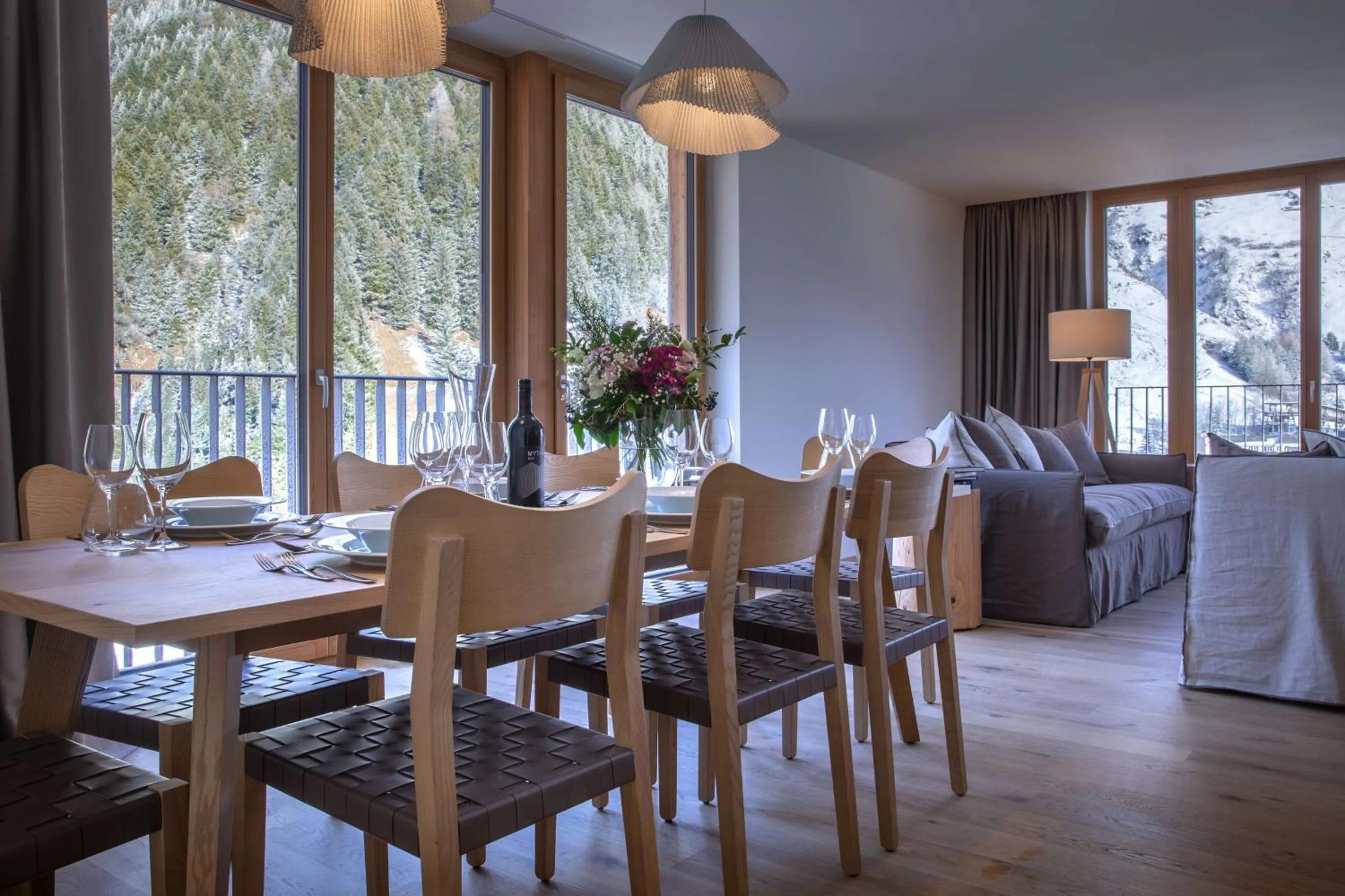 Photo of the whole room in Radisson Blu Hotel Reussen, Andermatt